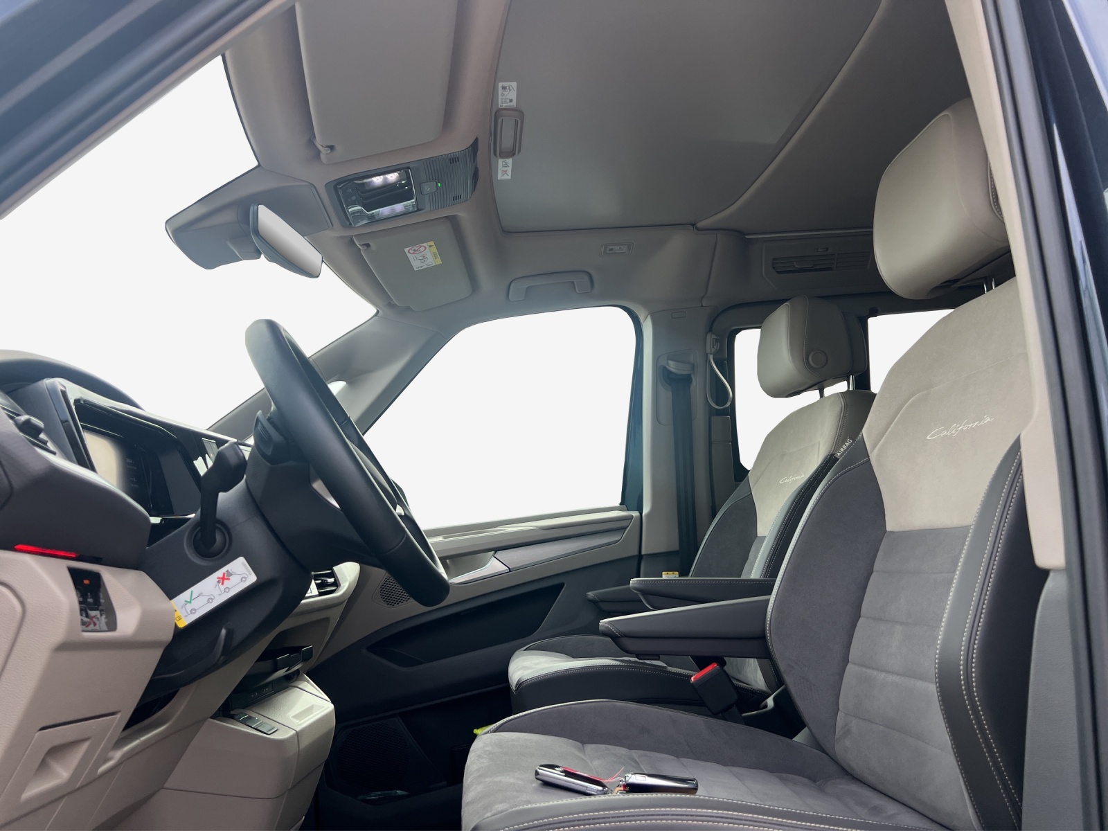 VW California eHybrid Ocean 4Motion-image-8