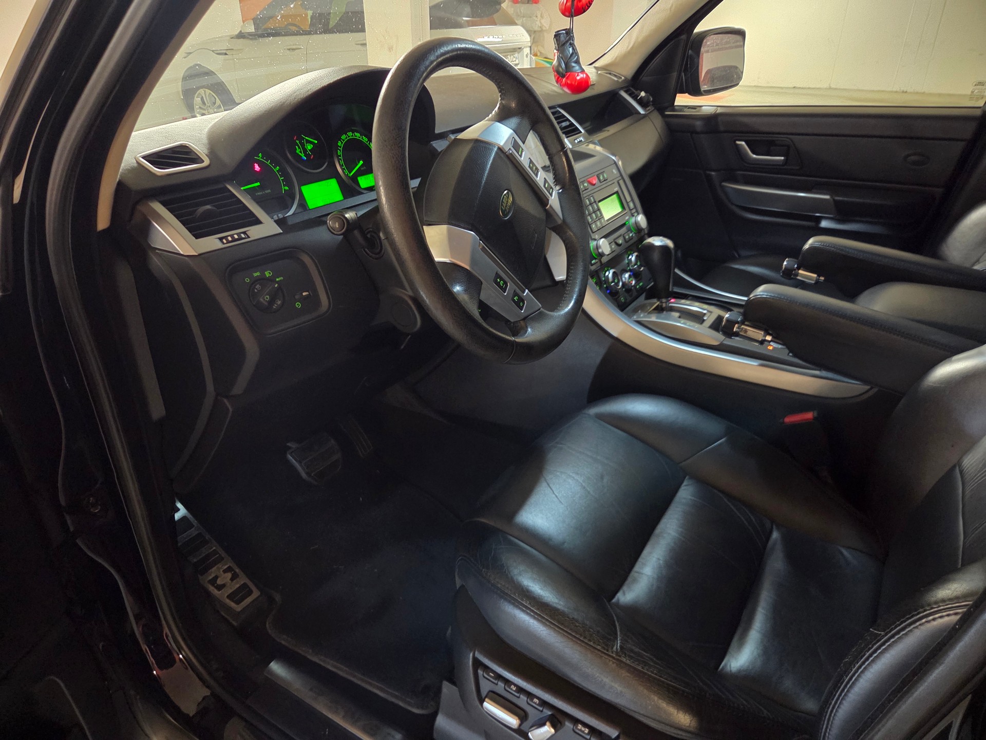 LAND ROVER 2.7 TDV6 HSE-image-3