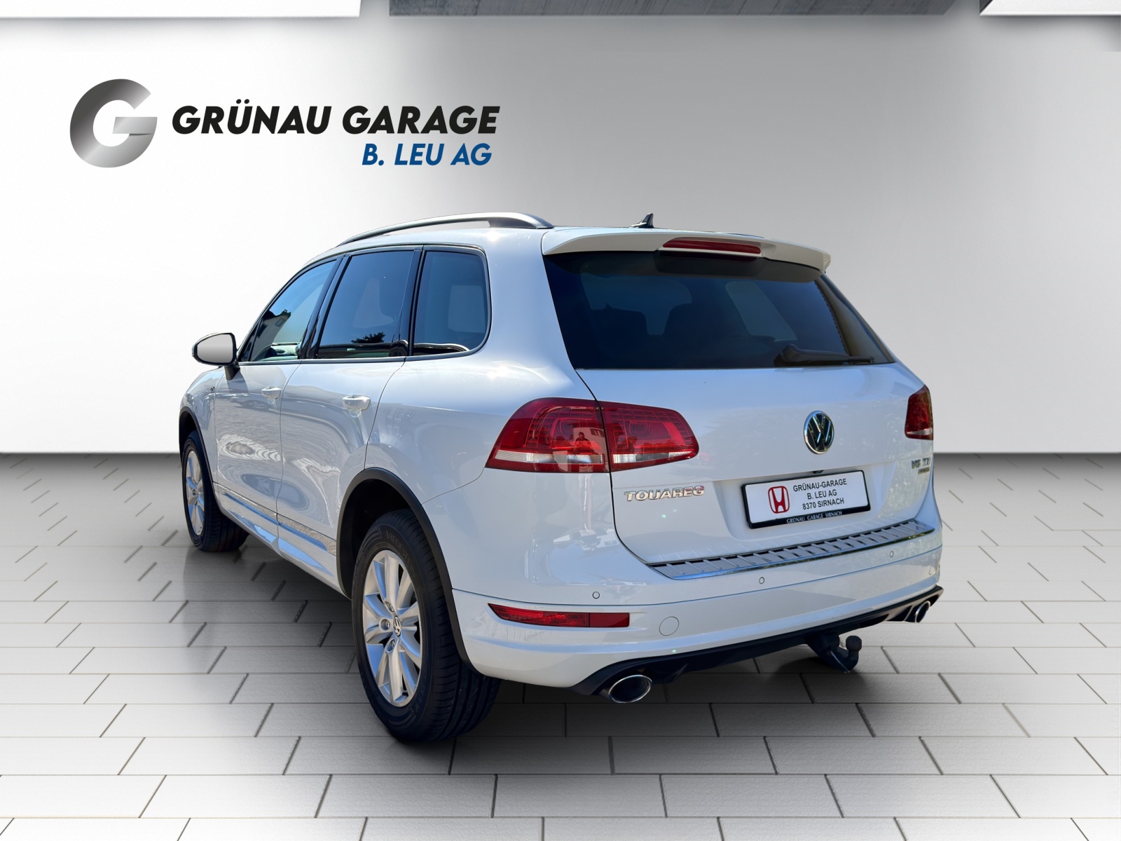 VW Touareg 3.0 V6 TDI 245 BlueMT R-Line-image-2