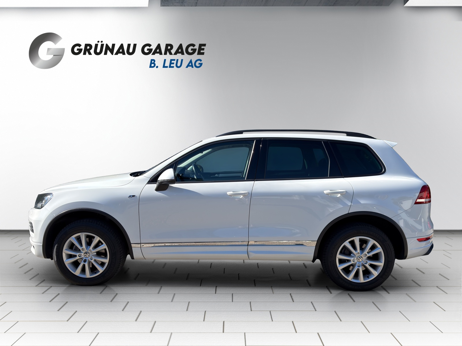 VW Touareg 3.0 V6 TDI 245 BlueMT R-Line-image-1