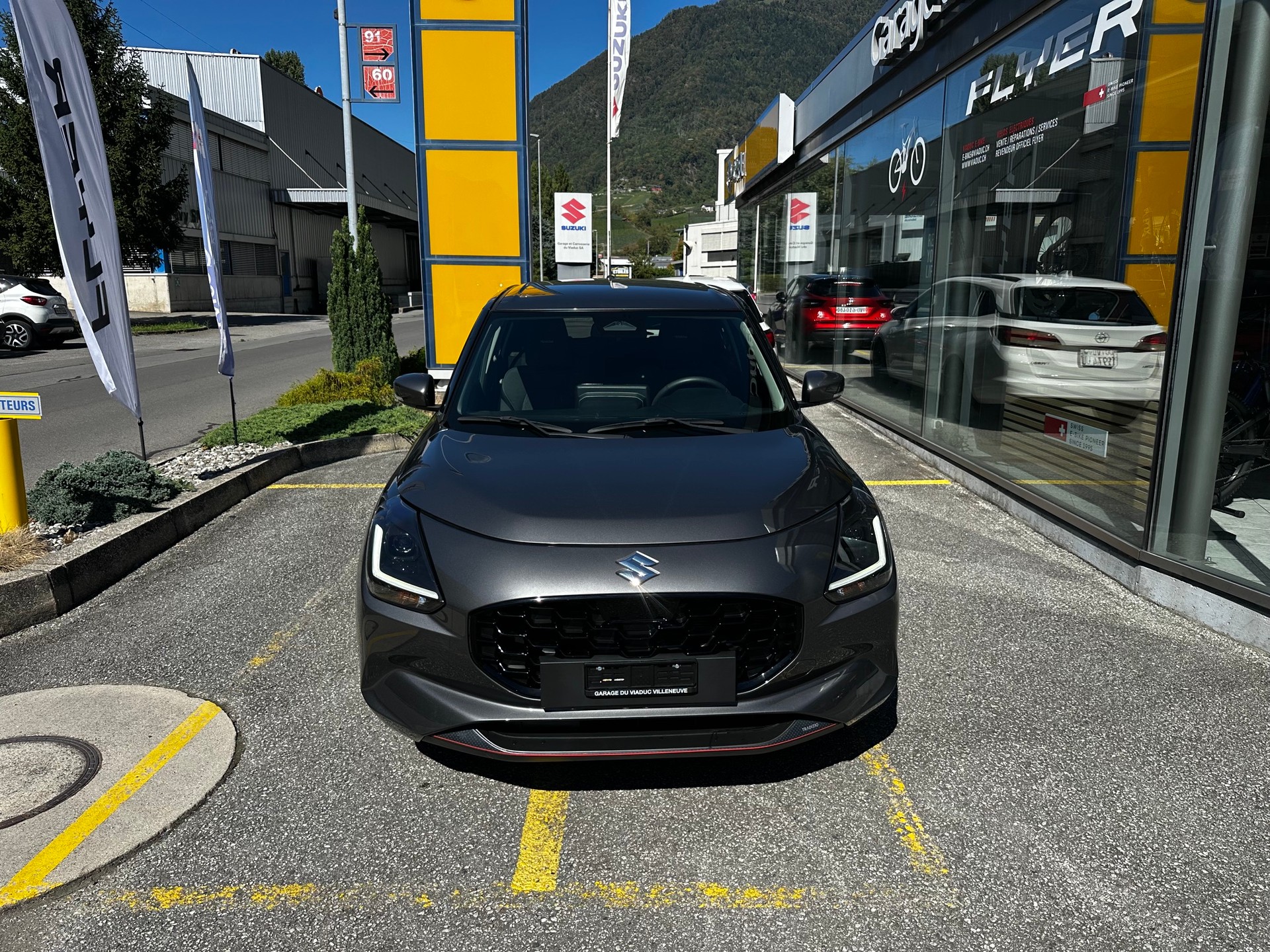 SUZUKI Swift 1.2 Tradizio Top Hybrid CVT-image-2