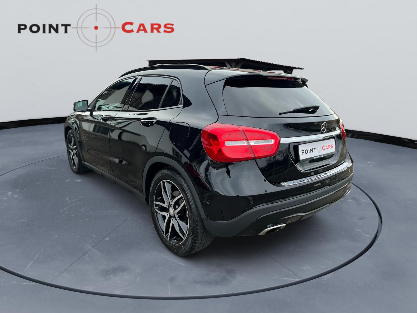 MERCEDES-BENZ GLA 200 Urban 7G-DCT-image-2