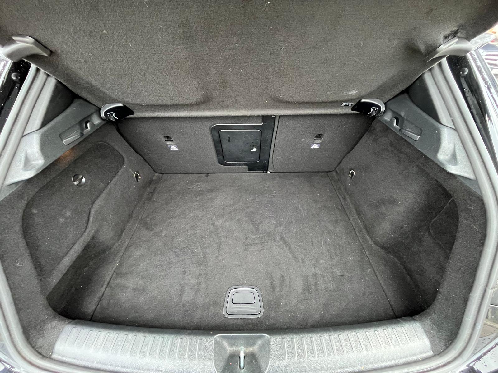 MERCEDES-BENZ GLA 200 Urban 7G-DCT-image-15