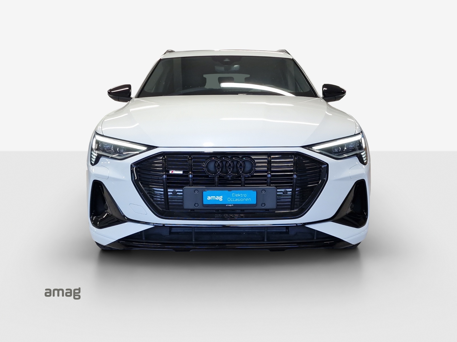 AUDI e-tron 55 S Line Black Edition quattro-image-6