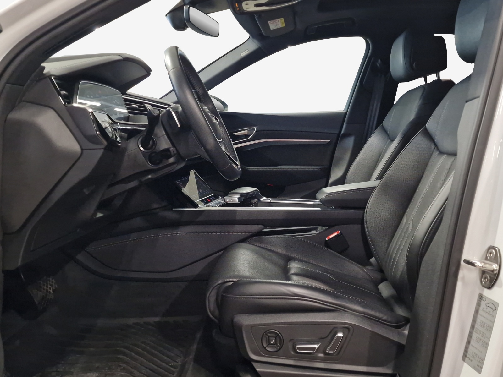 AUDI e-tron 55 S Line Black Edition quattro-image-7