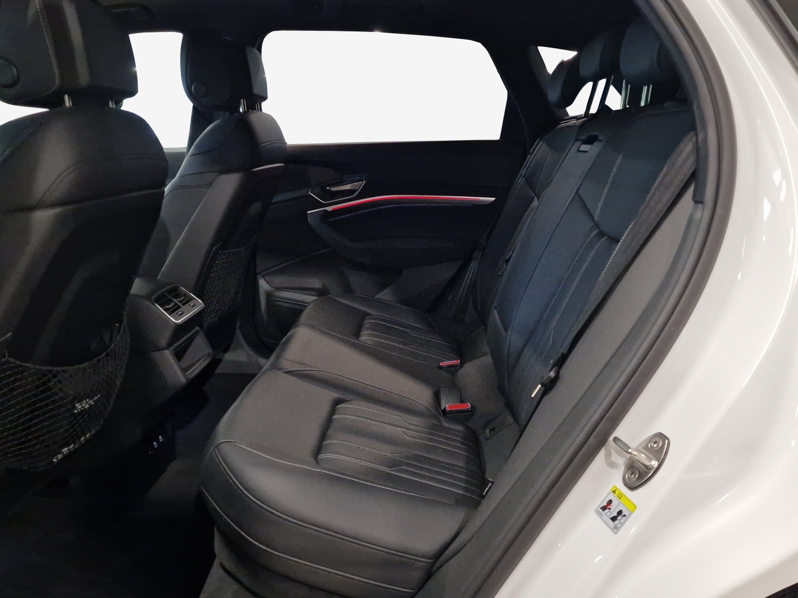 AUDI e-tron 55 S Line Black Edition quattro-image-11