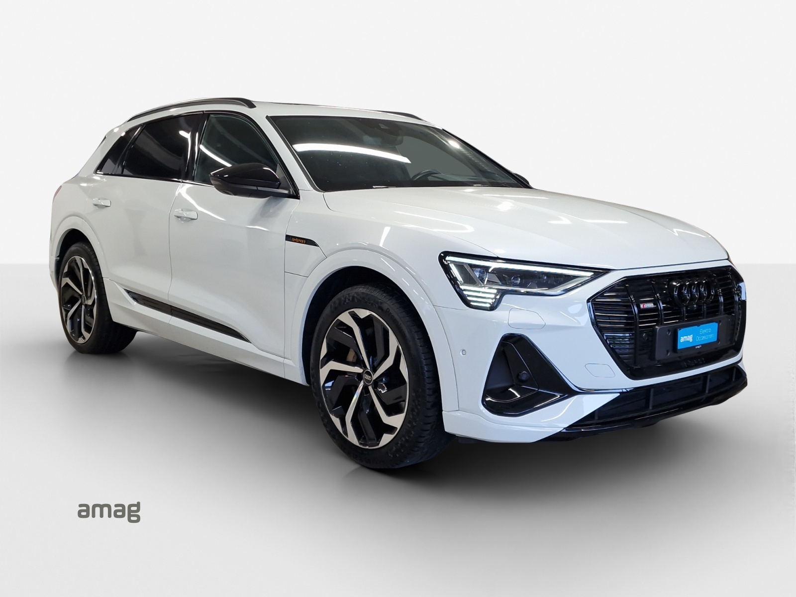 AUDI e-tron 55 S Line Black Edition quattro-image-5
