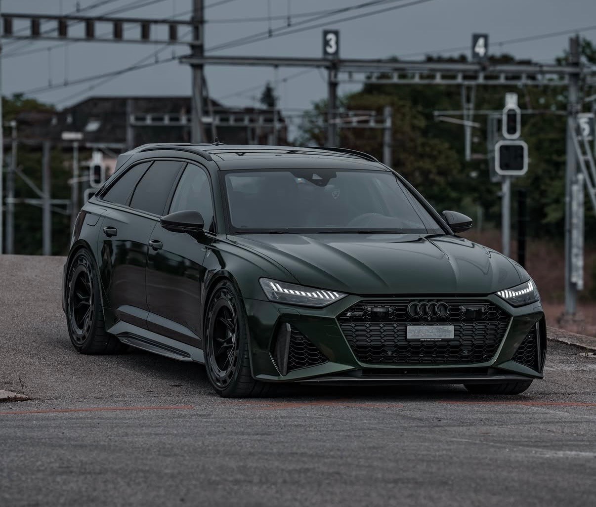 AUDI 4.0 V8 TFSI quattro T-Tronic-image-0