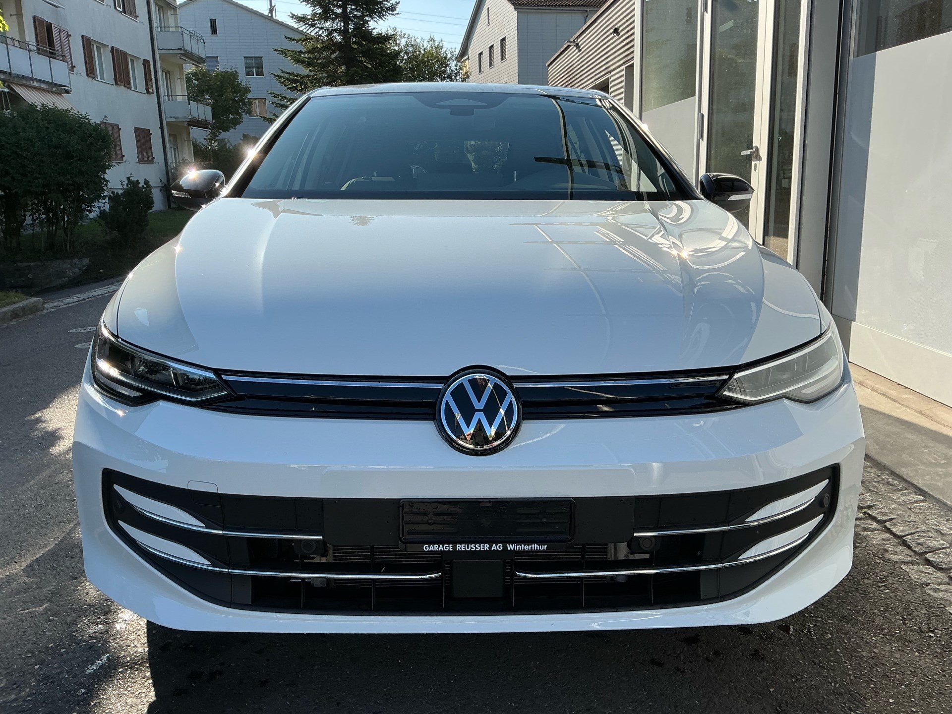 VW Golf 1.5 TSI eHYBRID 204 PS *** ELEKTRISCHE REICHWEITE 140KM ***-image-1