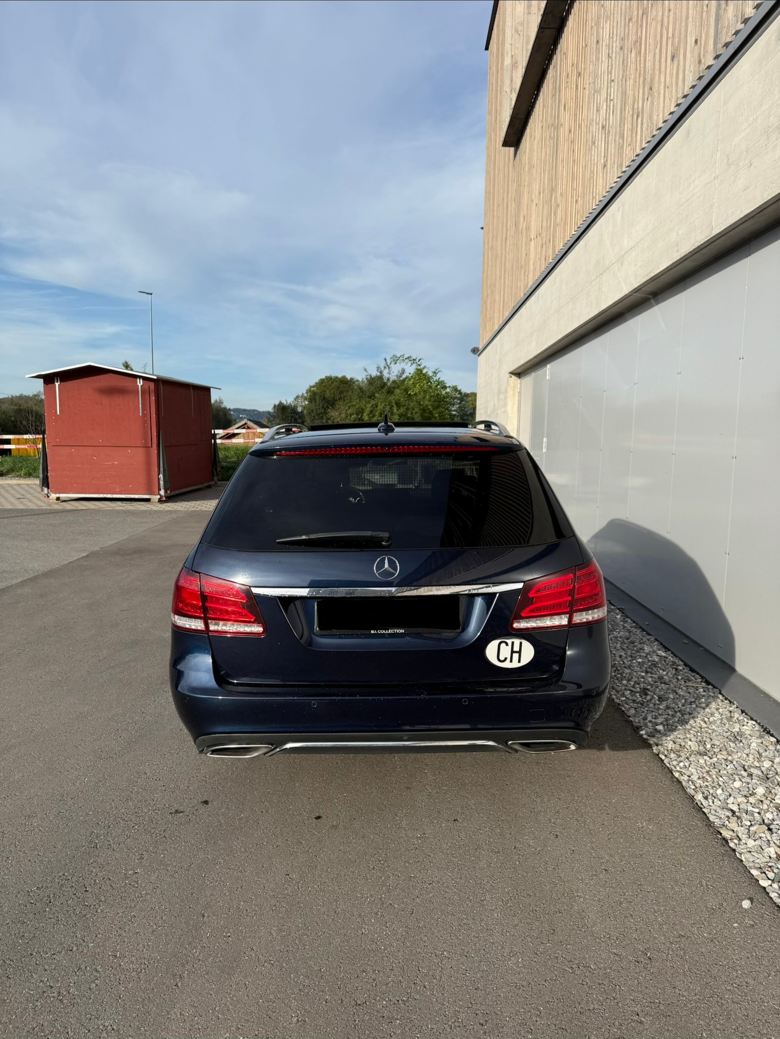 MERCEDES-BENZ E 350 BlueTEC Avantgarde 4Matic 7G-Tronic-image-4