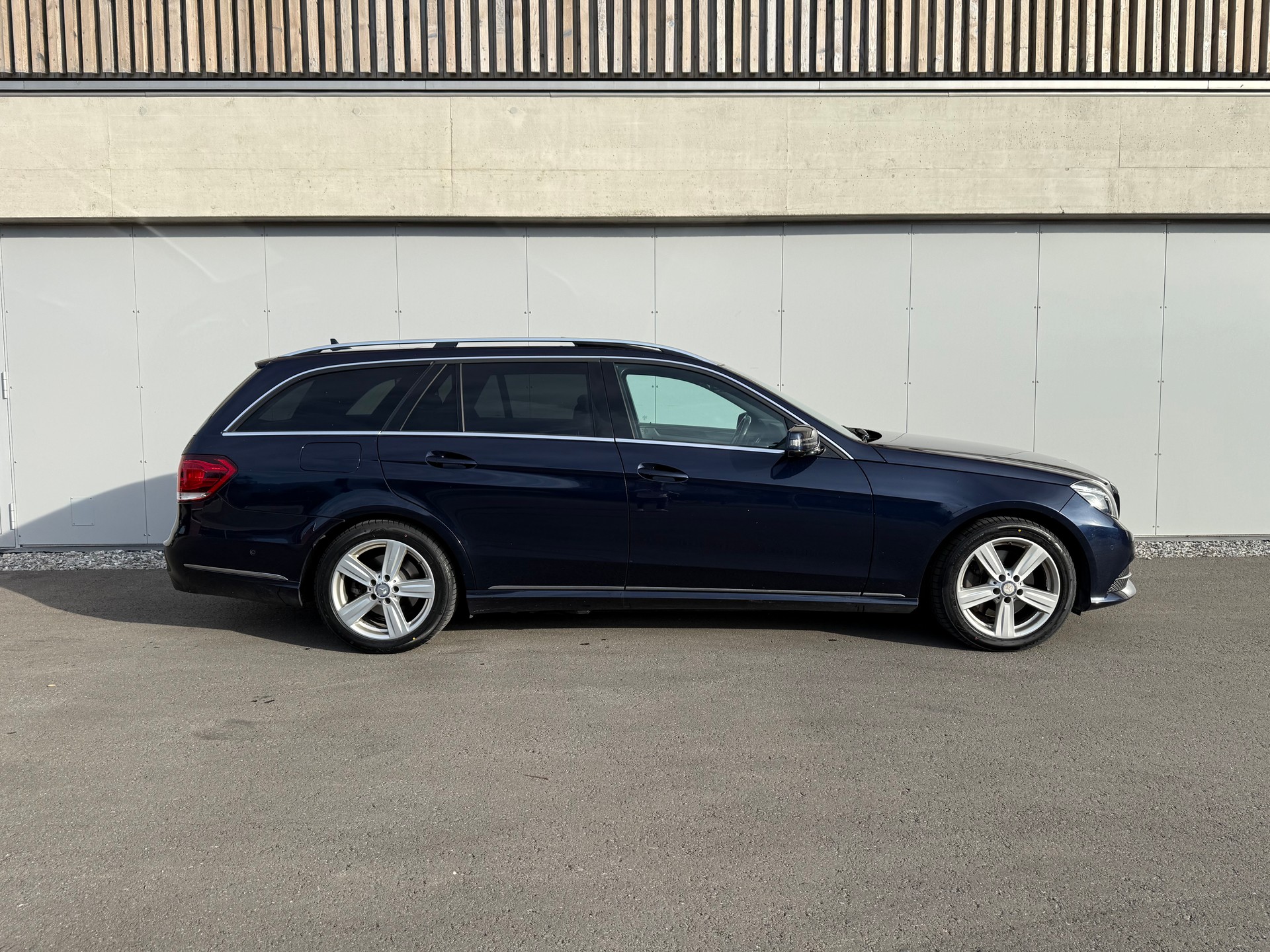 MERCEDES-BENZ E 350 BlueTEC Avantgarde 4Matic 7G-Tronic-image-6
