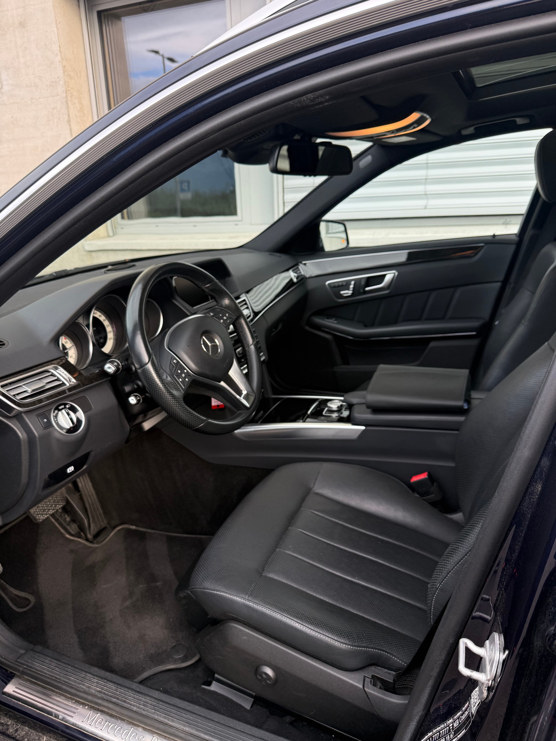 MERCEDES-BENZ E 350 BlueTEC Avantgarde 4Matic 7G-Tronic-image-8