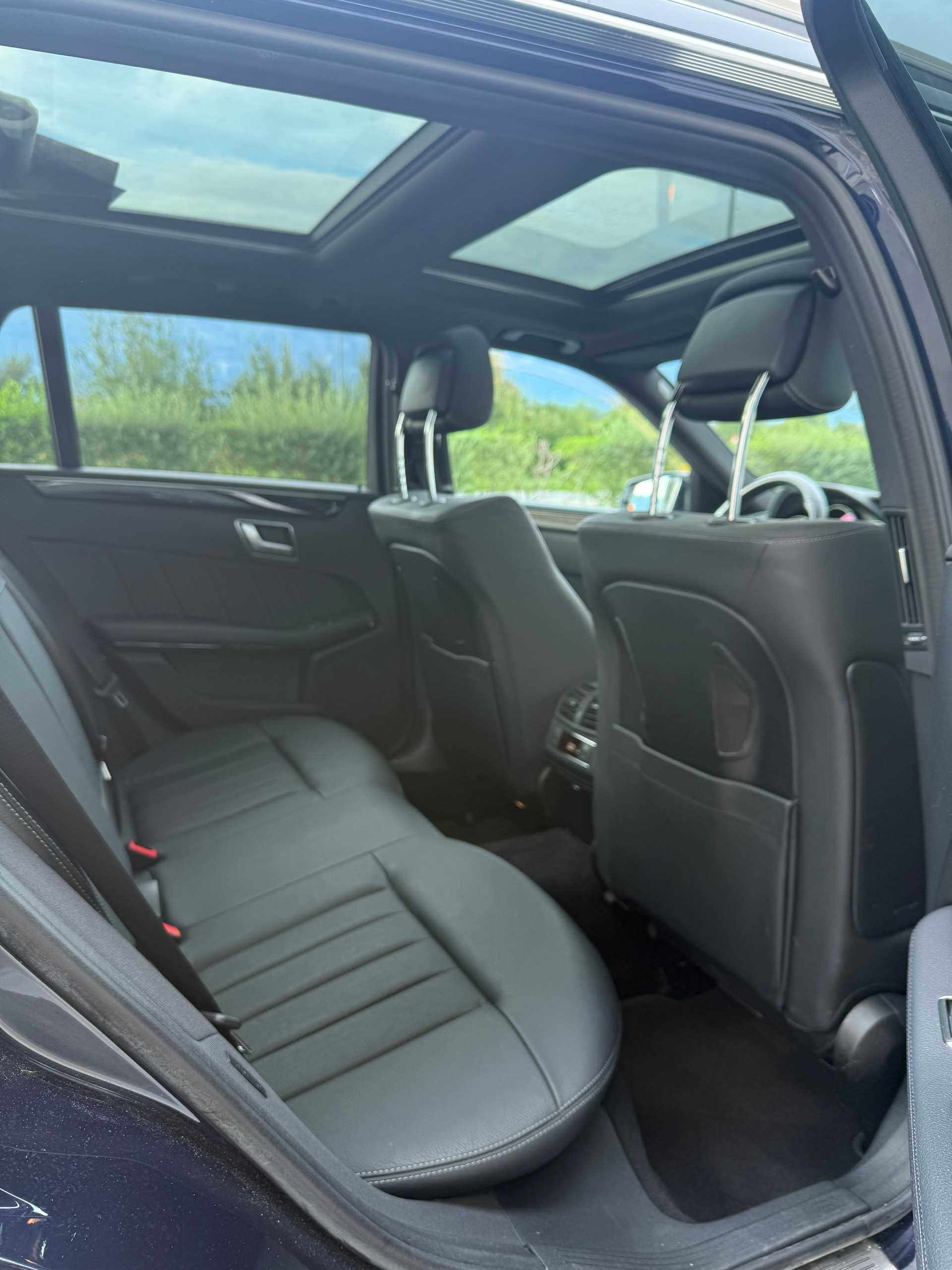 MERCEDES-BENZ E 350 BlueTEC Avantgarde 4Matic 7G-Tronic-image-10