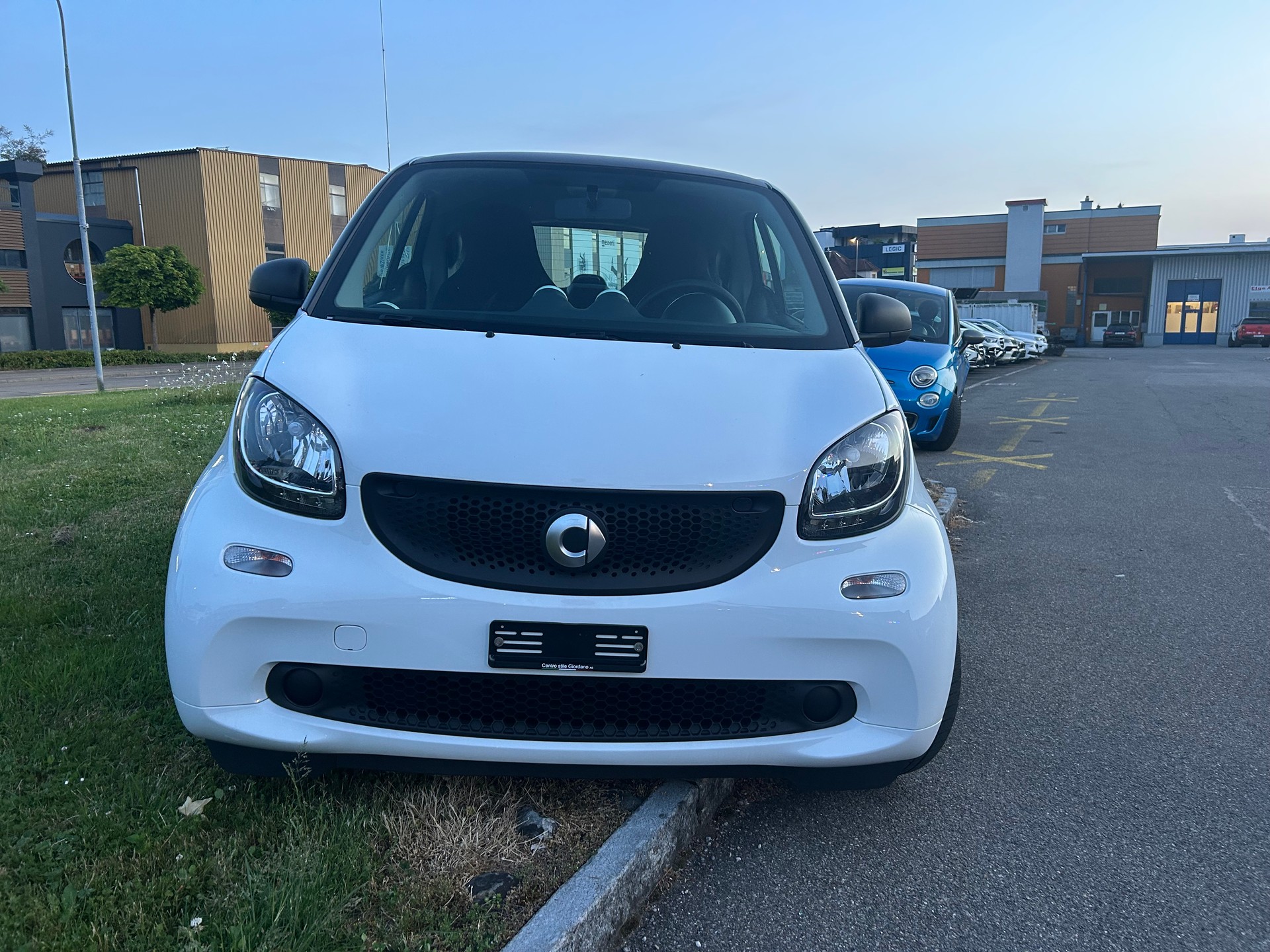 SMART fortwo-image-0