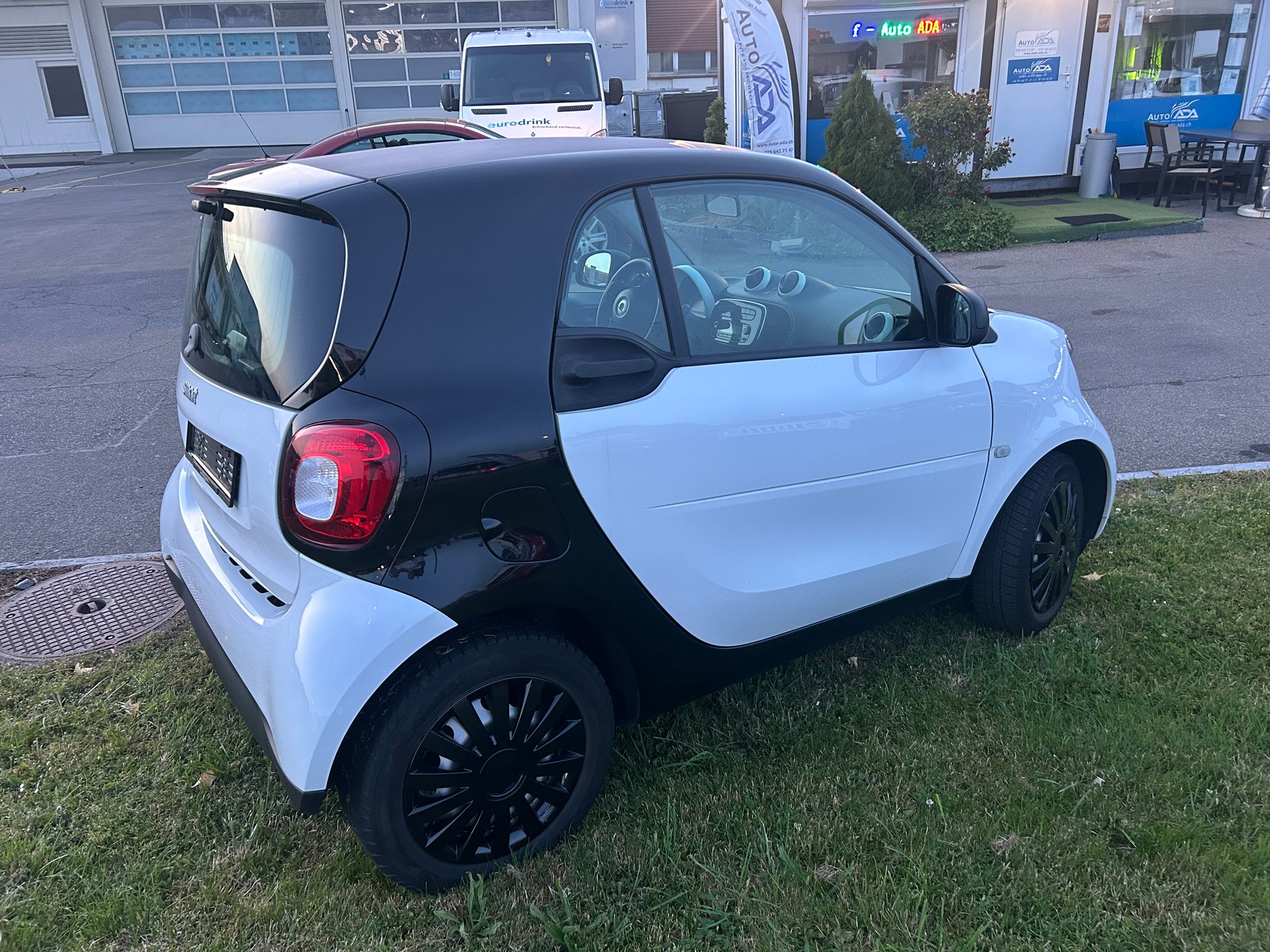 SMART fortwo-image-2