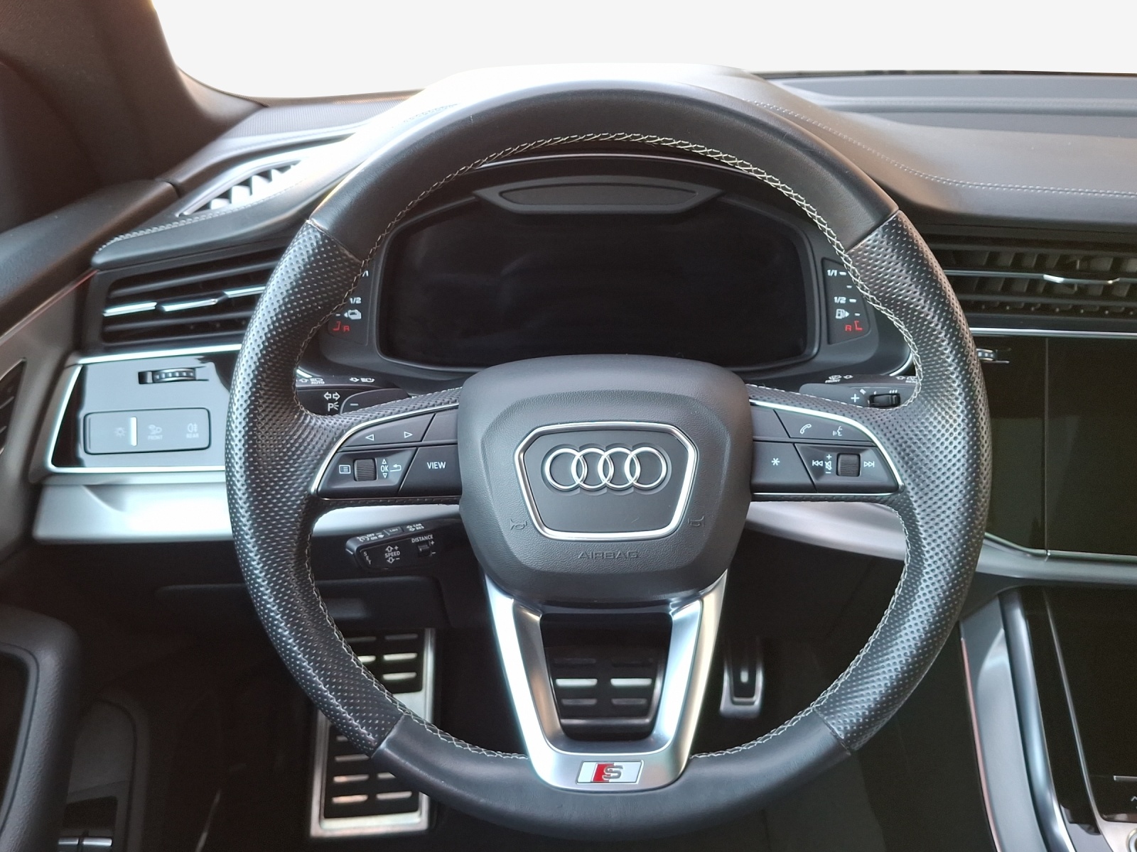 AUDI Q8 60 TFSI e quattro PHEV tiptronic-image-9