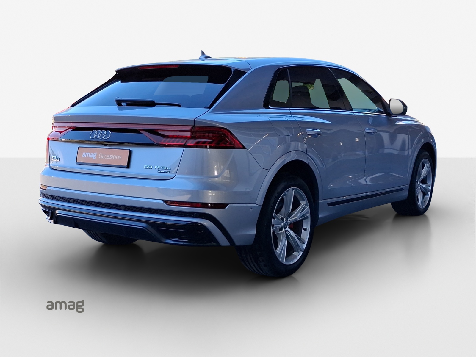 AUDI Q8 60 TFSI e quattro PHEV tiptronic-image-4