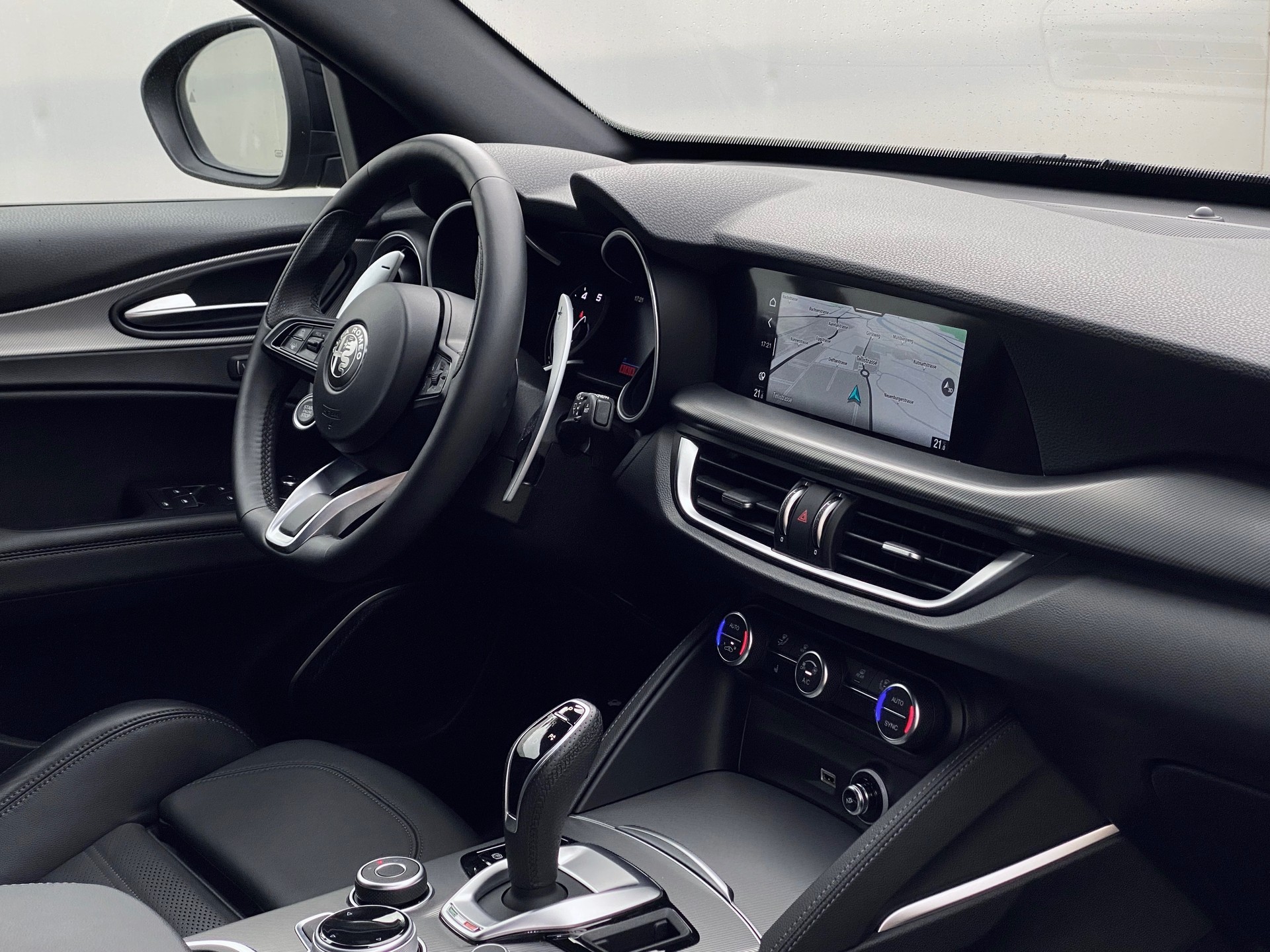 ALFA ROMEO Stelvio 2.0TB *Swiss*Veloce*Q4*Automatica*Facelift*-image-24