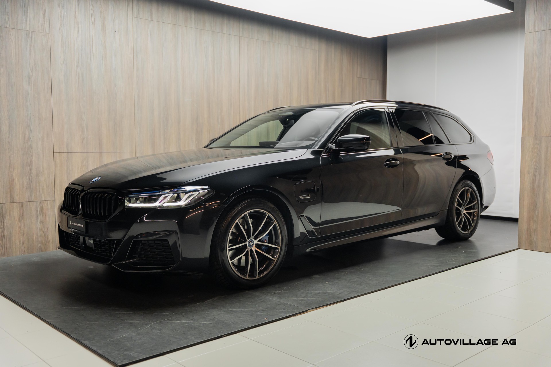BMW 530e xDrive Touring Pure M Sport Steptronic