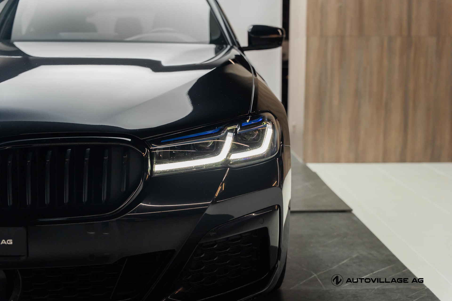 BMW 530e xDrive Touring Pure M Sport Steptronic-image-26