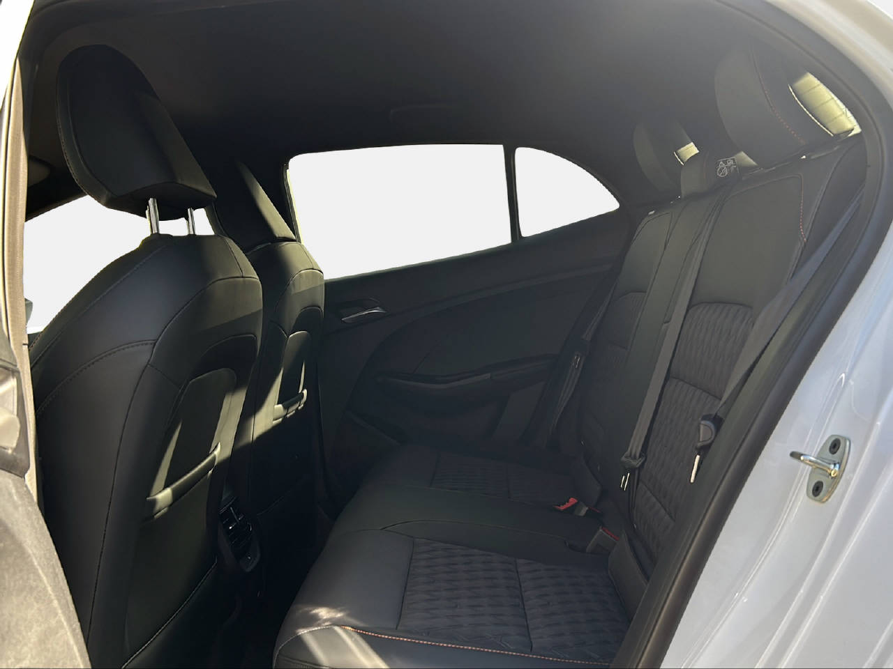 MG 3 1.5 Hybrid Luxury-image-5