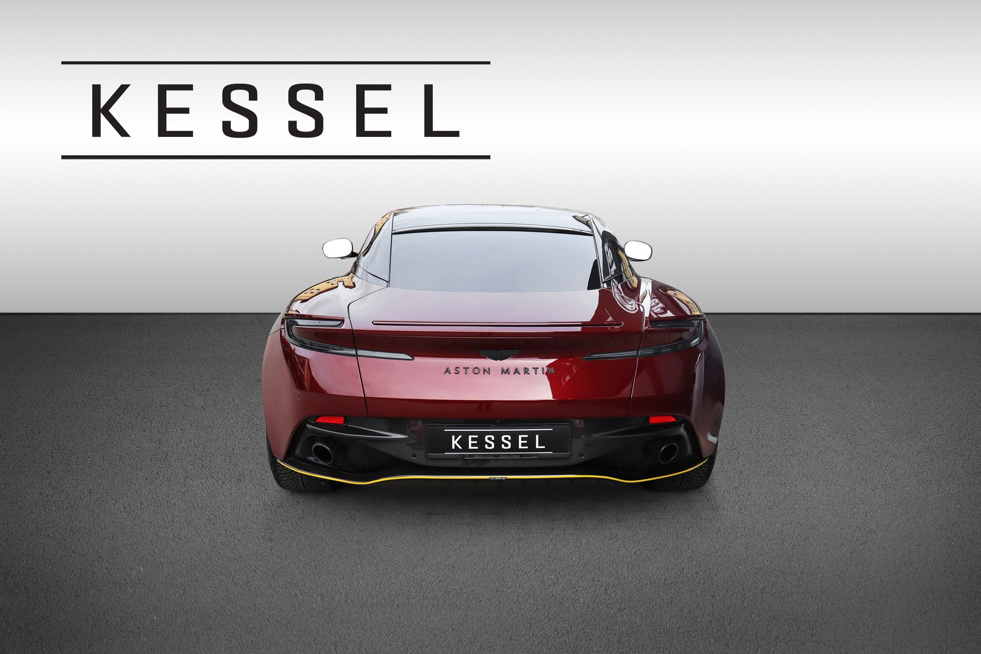 ASTON MARTIN DB12-image-5