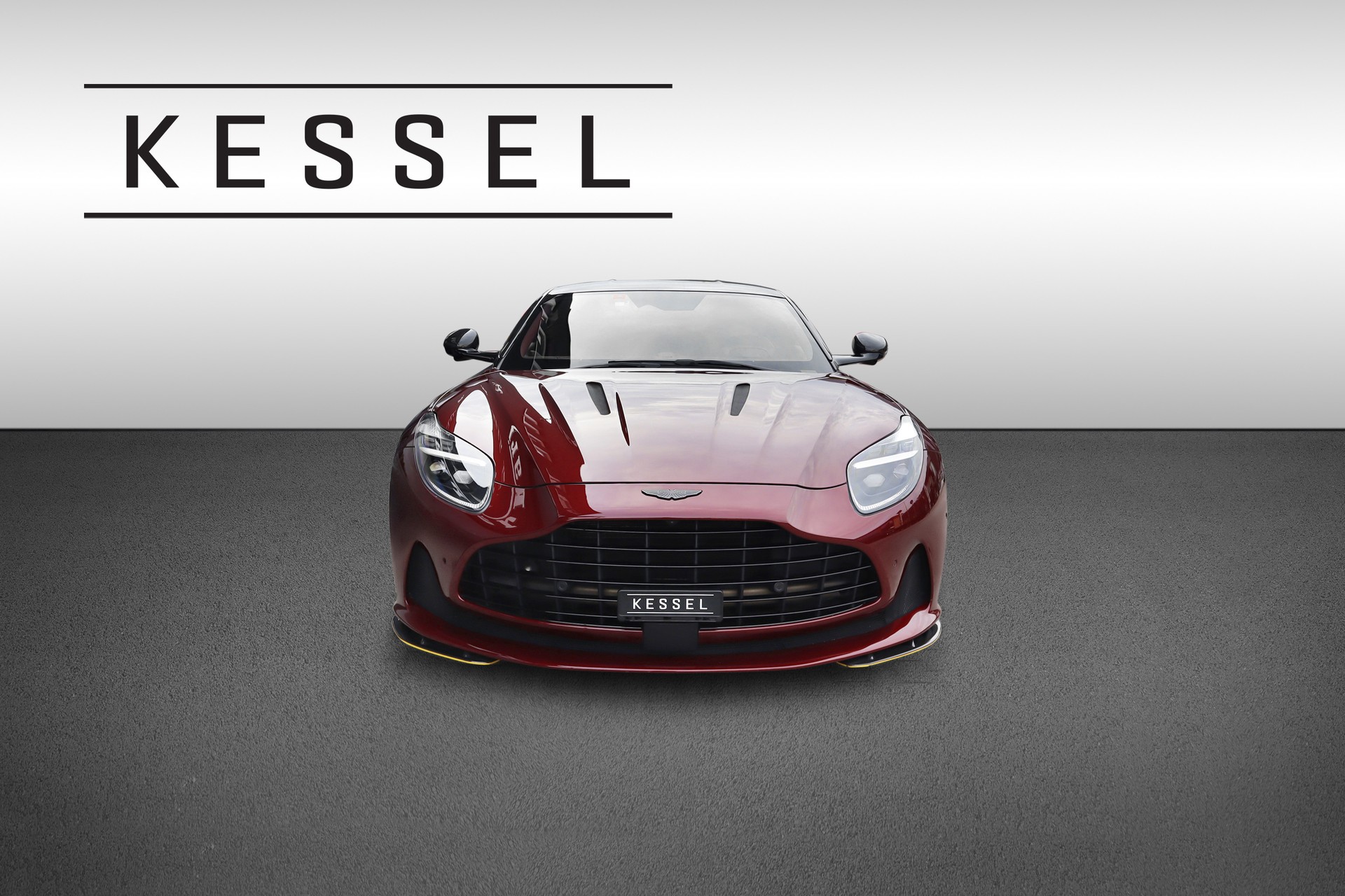 ASTON MARTIN DB12-image-1