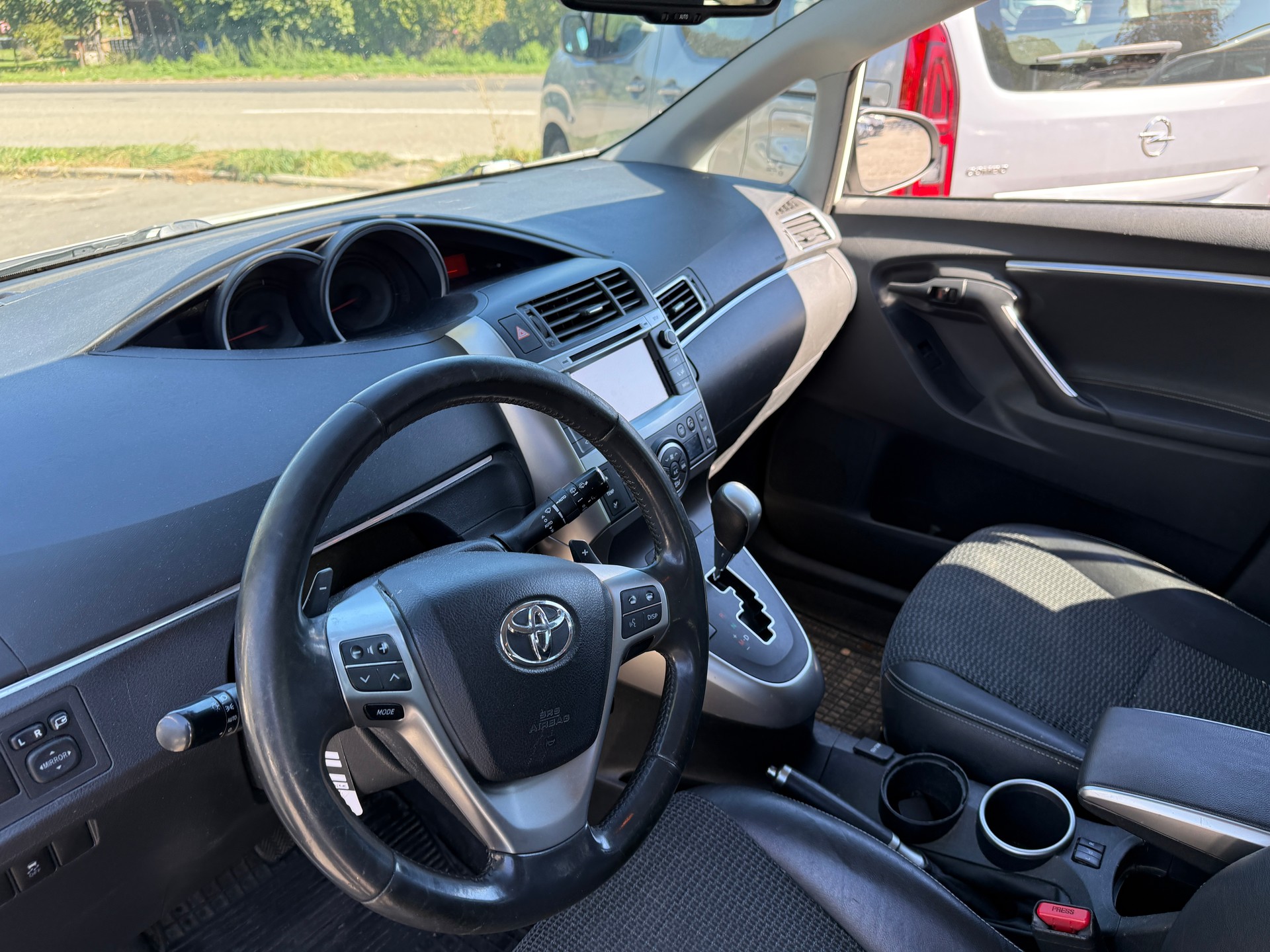 TOYOTA Verso 1.8 Sol Multidrive S-image-8