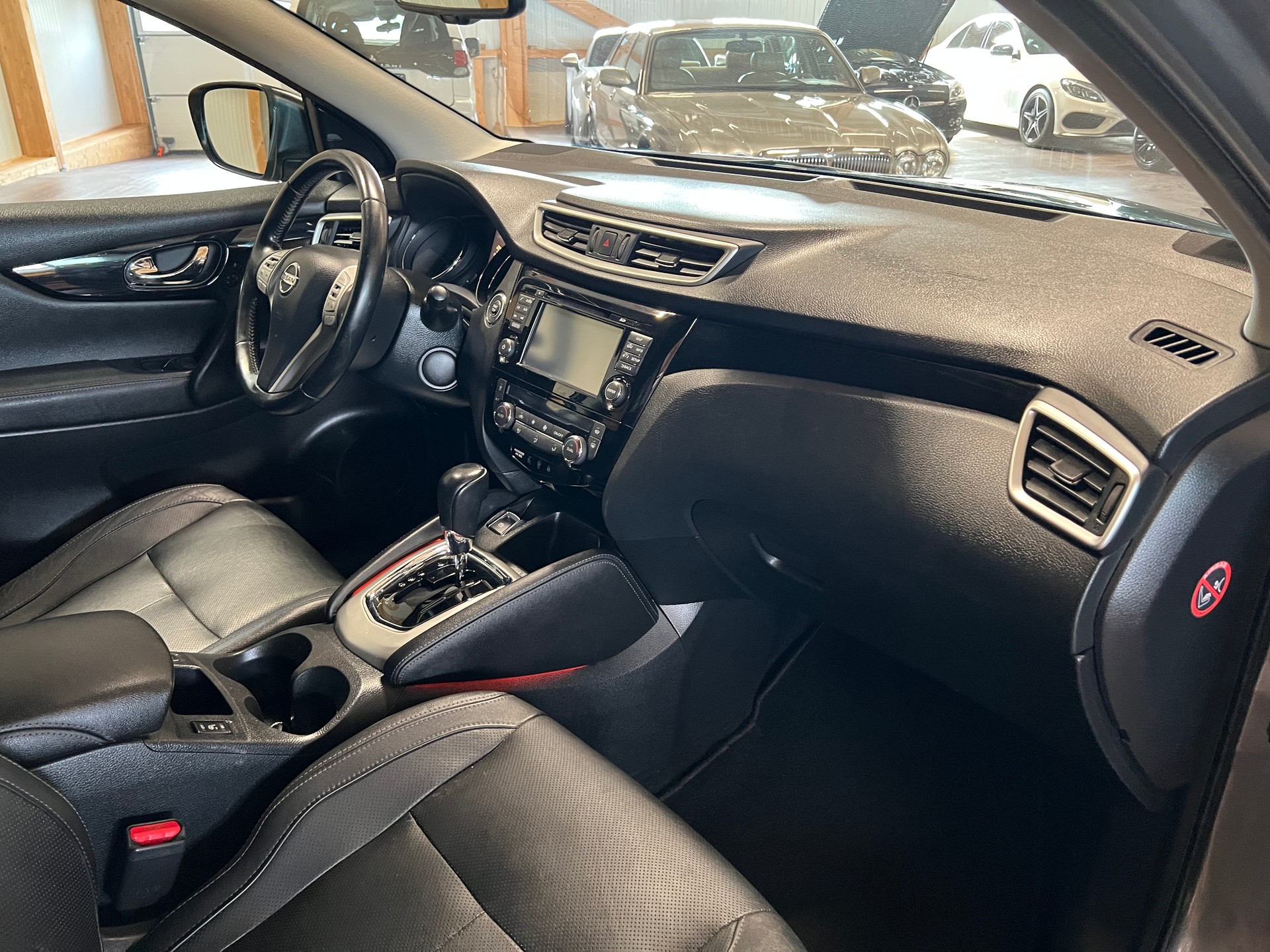 NISSAN Qashqai 1.6 dCi tekna Xtronic CVT-image-12