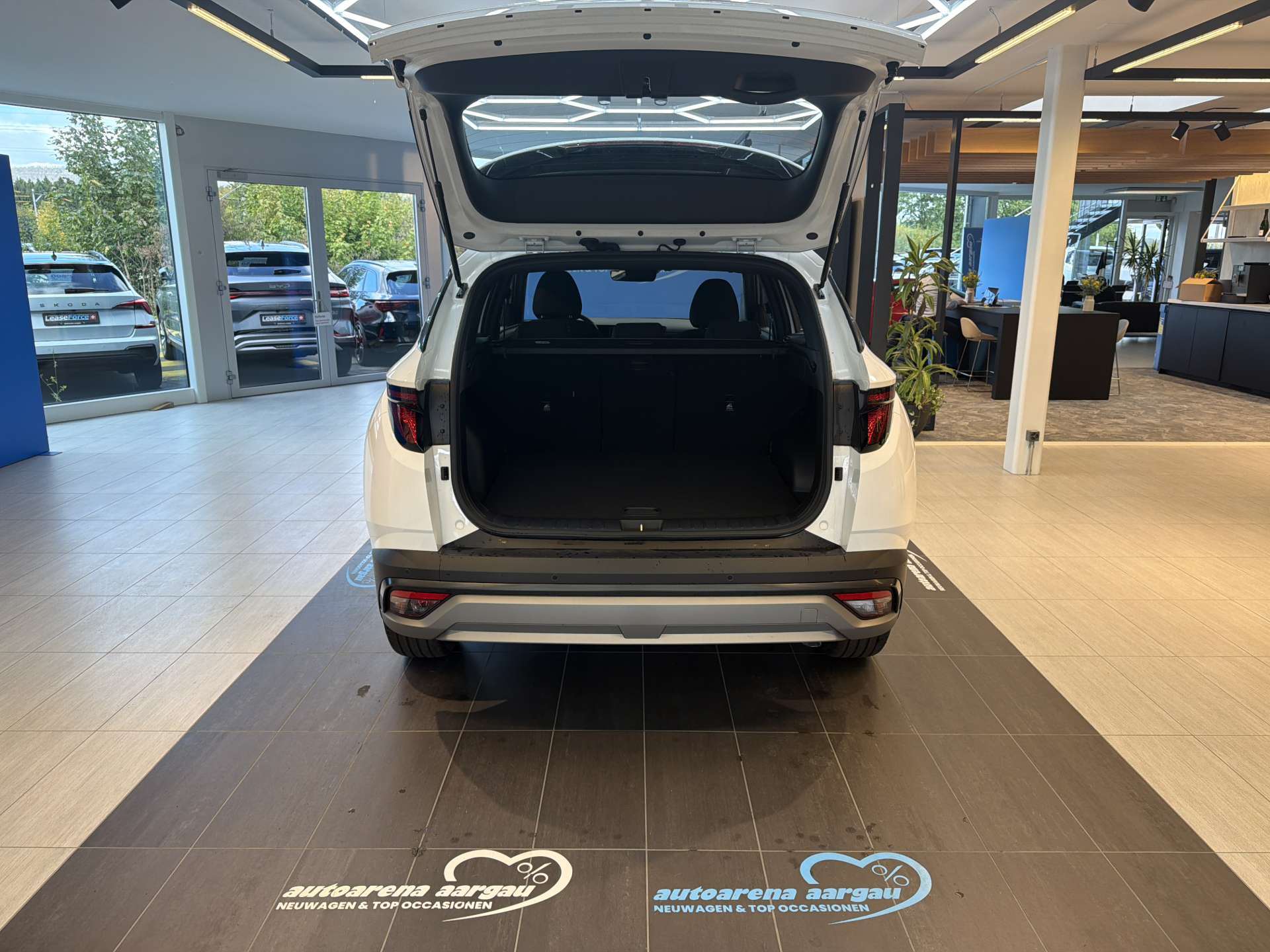 HYUNDAI Tucson 1.6 TGDI HEV Black Line Automat-image-7