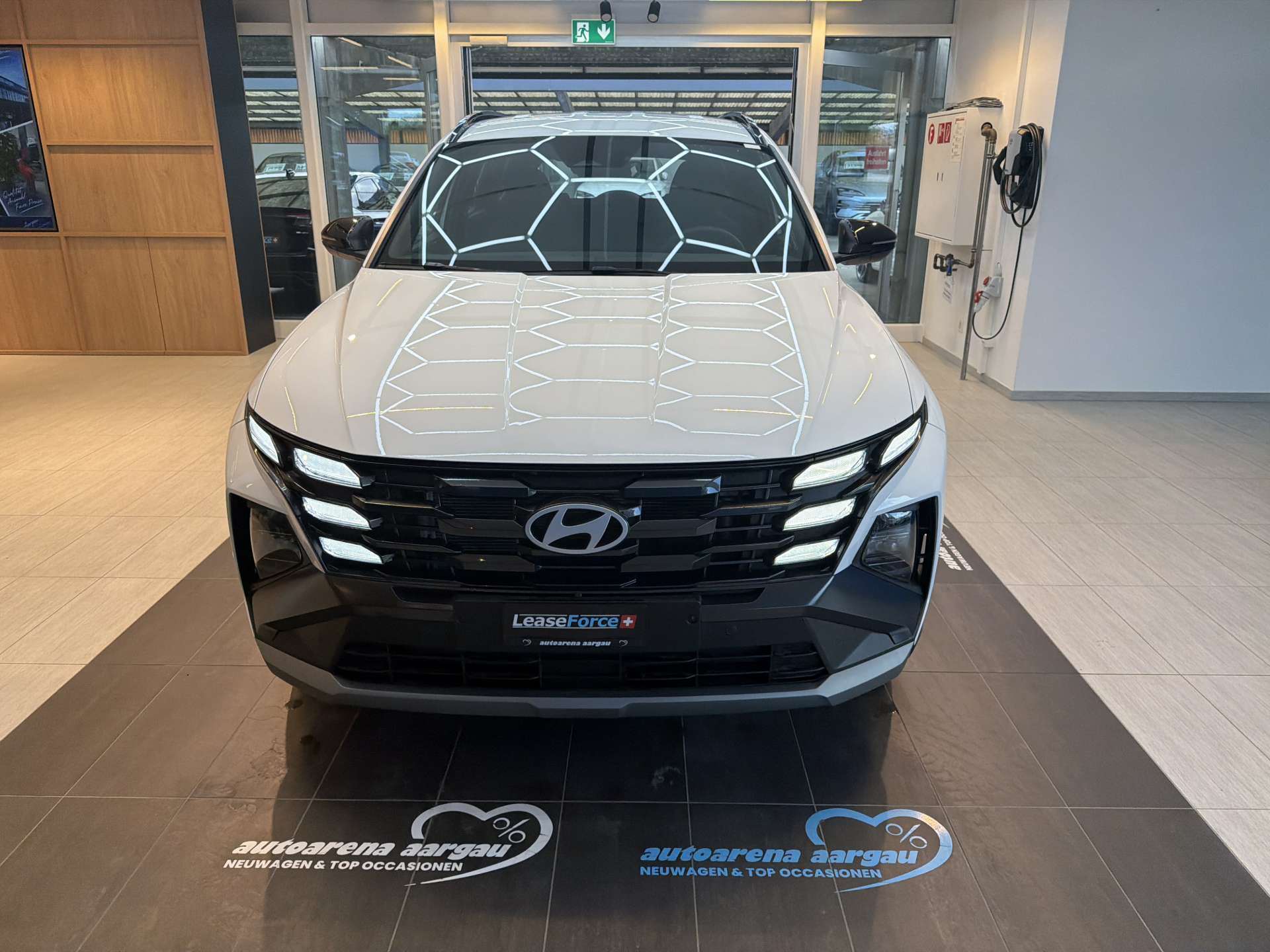 HYUNDAI Tucson 1.6 TGDI HEV Black Line Automat-image-10