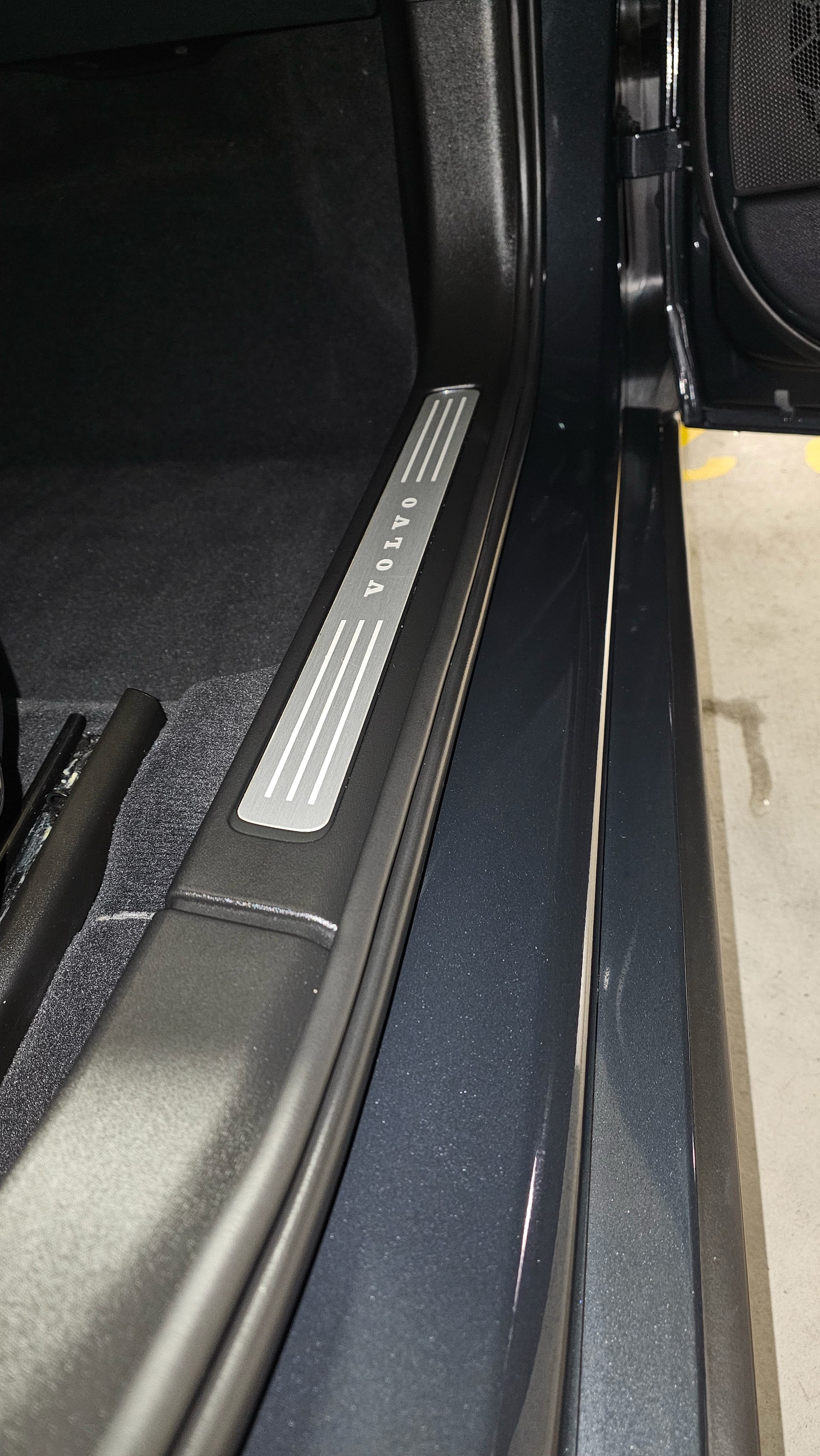 VOLVO D4 Momentum Geartronic 8-image-17