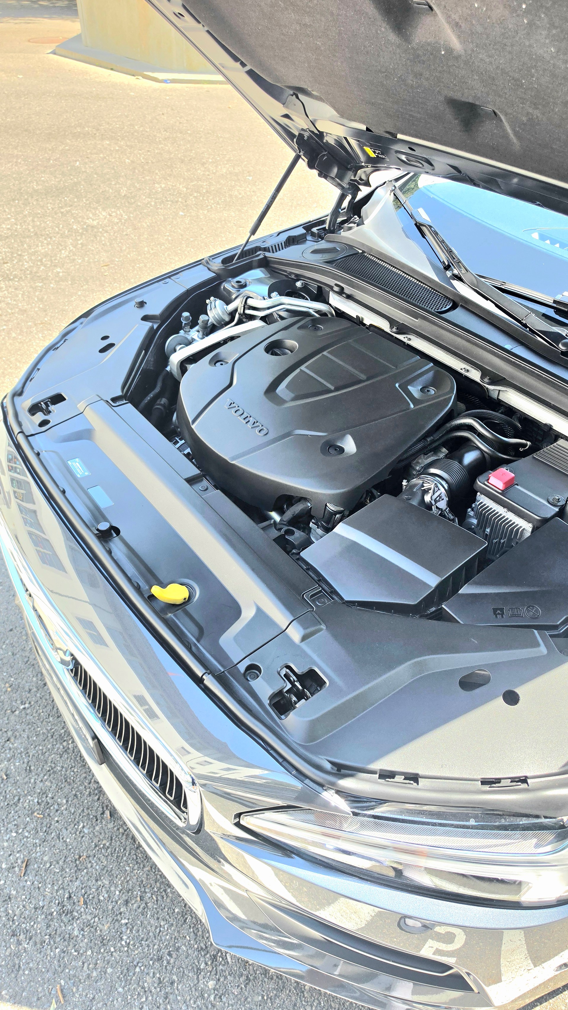 VOLVO D4 Momentum Geartronic 8-image-7