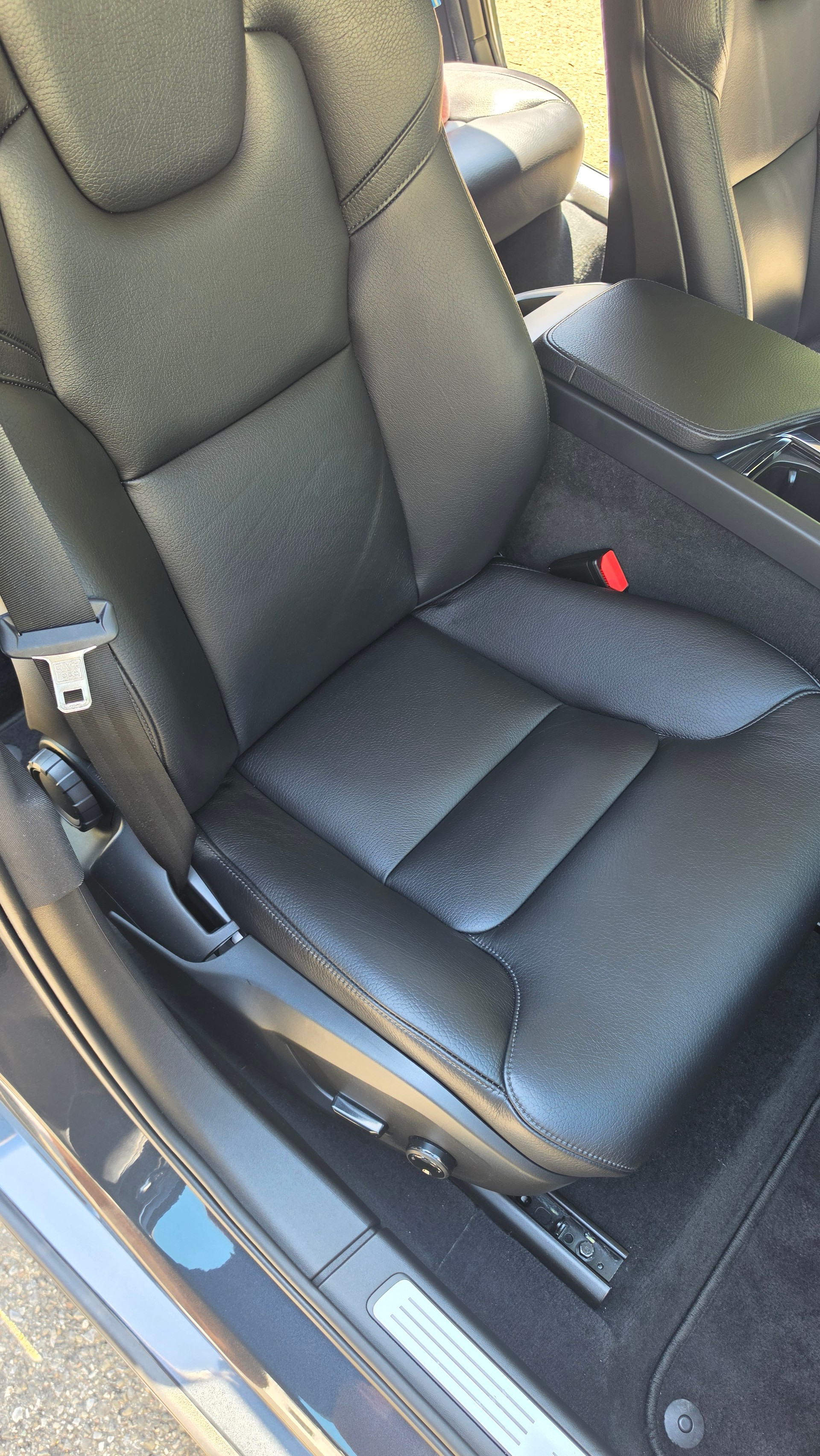 VOLVO D4 Momentum Geartronic 8-image-12