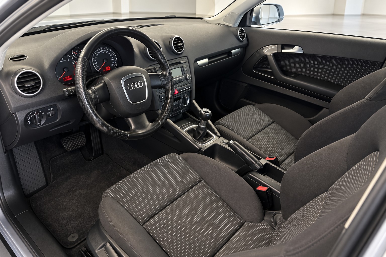 AUDI 1.8 T FSI Ambition TOP GEPFLEGT - FRISCH SERVICE - FRISCH AB MFK-image-4