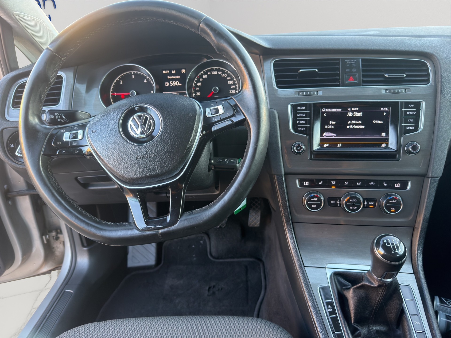 VW Golf 2.0 TDI Highline-image-13