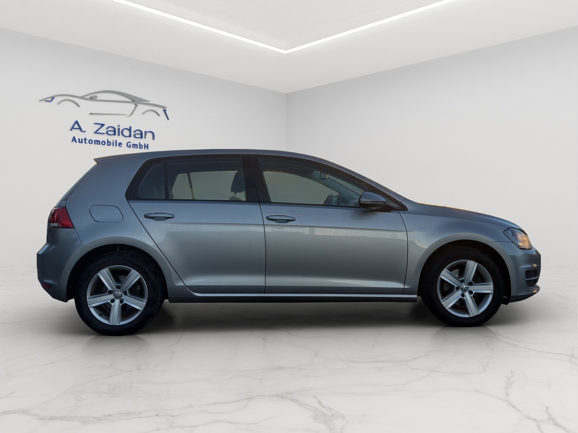 VW Golf 2.0 TDI Highline-image-3