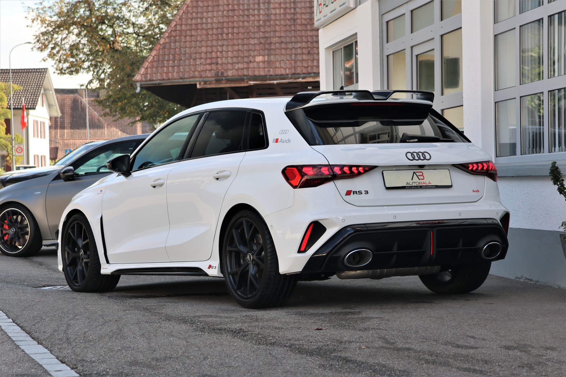 AUDI RS3 Sportback 2.5 TSI quattro S-tronic (CH)-image-2