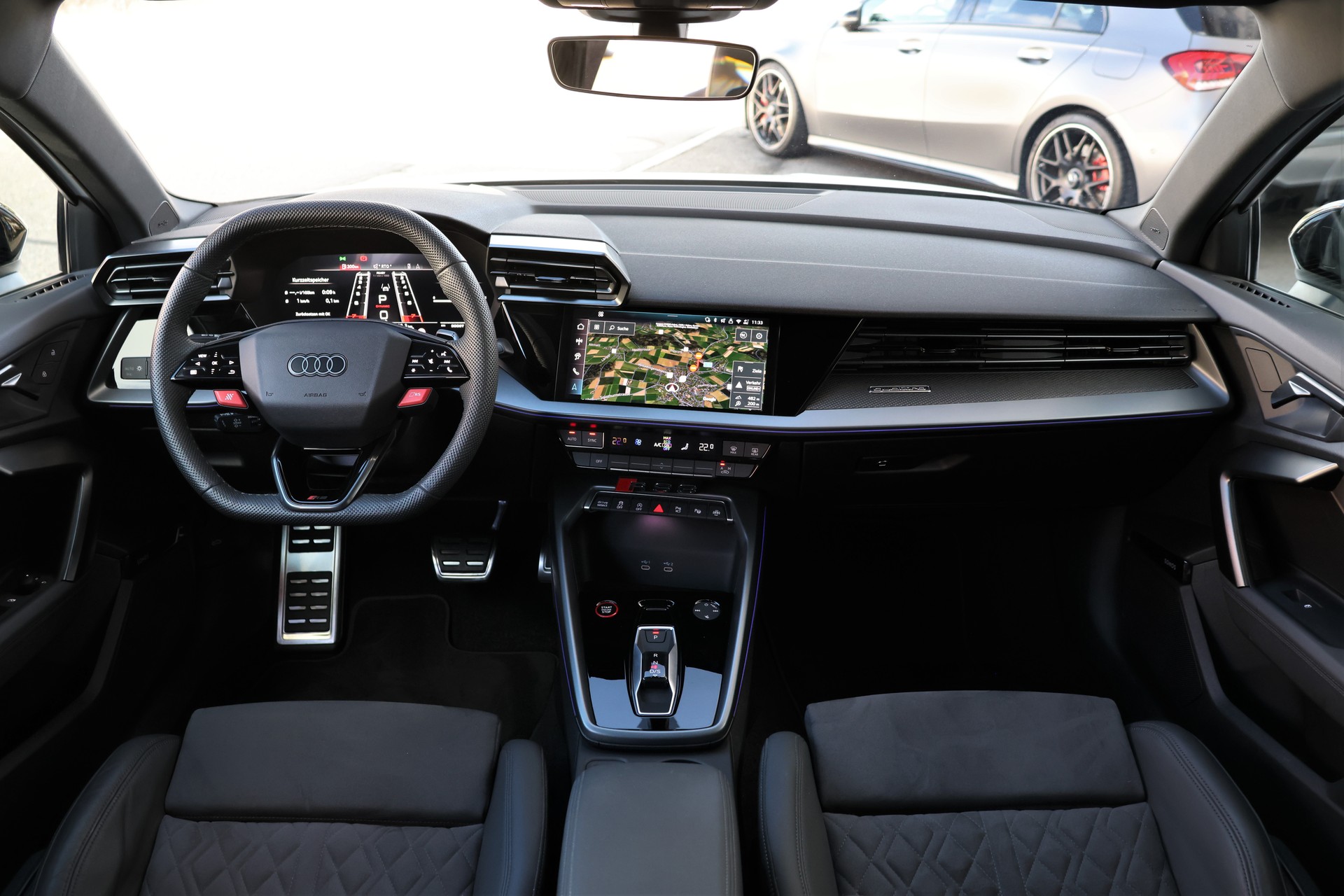 AUDI RS3 Sportback 2.5 TSI quattro S-tronic (CH)-image-16