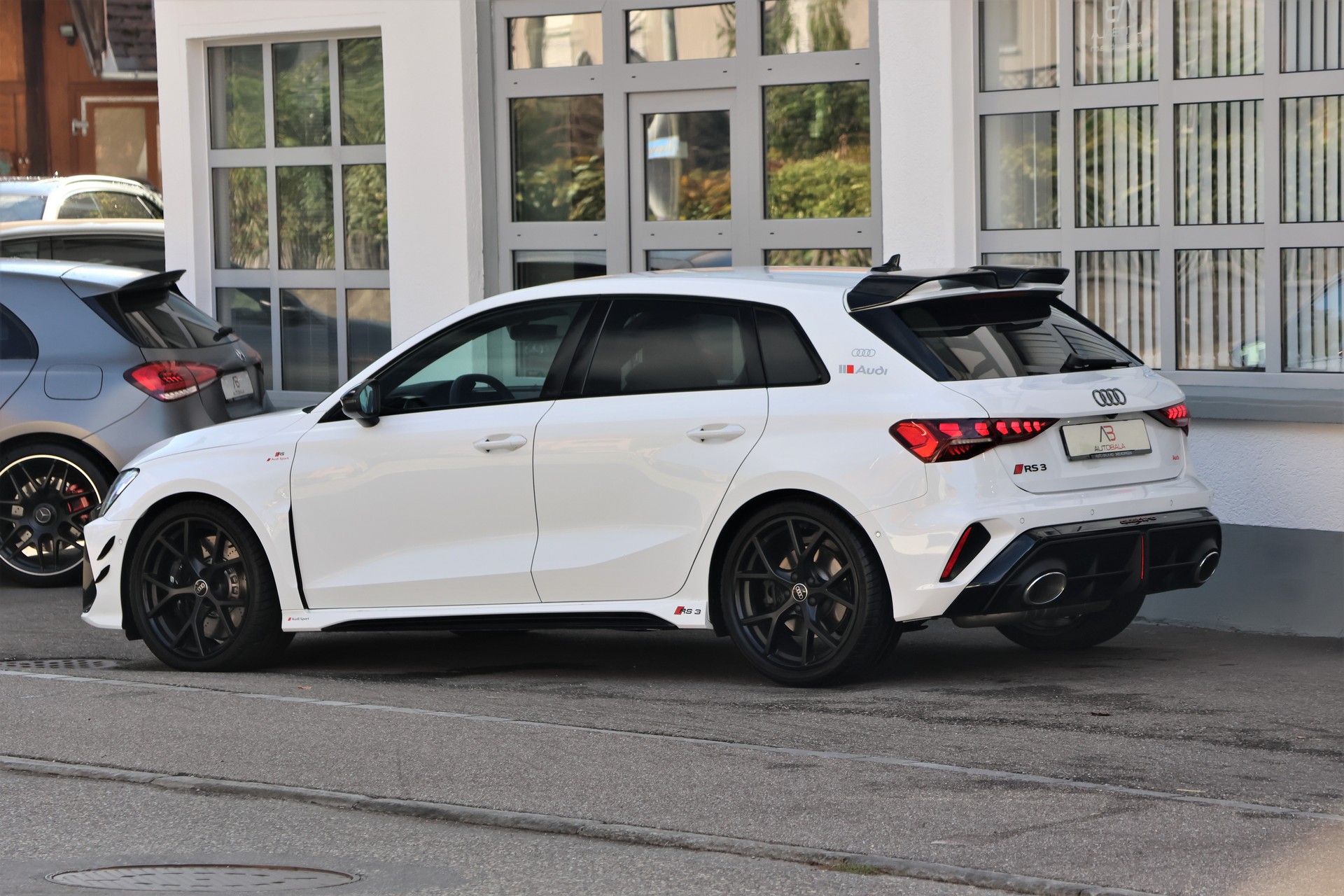 AUDI RS3 Sportback 2.5 TSI quattro S-tronic (CH)-image-4