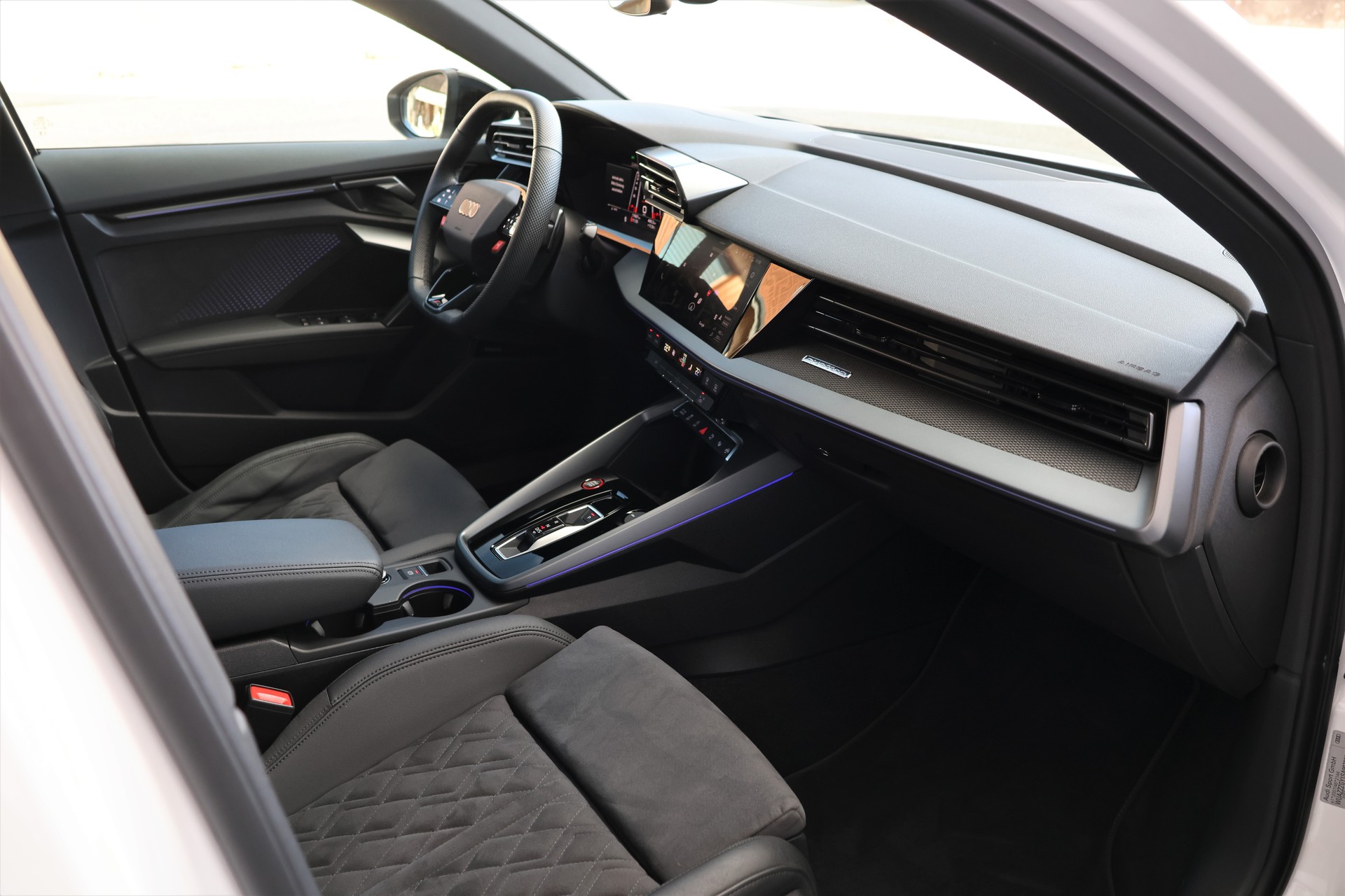 AUDI RS3 Sportback 2.5 TSI quattro S-tronic (CH)-image-21