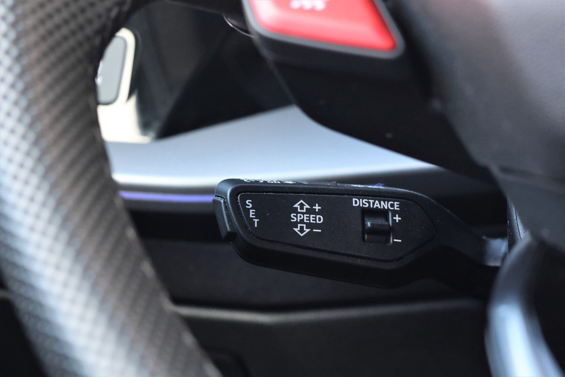 AUDI RS3 Sportback 2.5 TSI quattro S-tronic (CH)-image-17