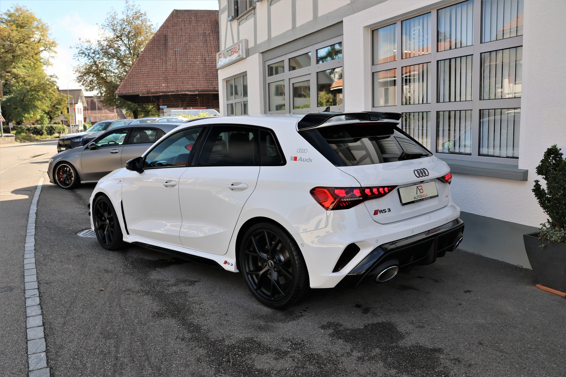 AUDI RS3 Sportback 2.5 TSI quattro S-tronic (CH)-image-7