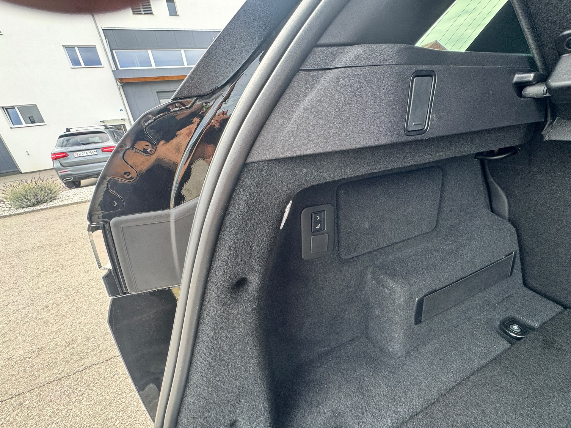 LAND ROVER Range Rover Evoque R-Dynamic P 250 S AT9-image-11