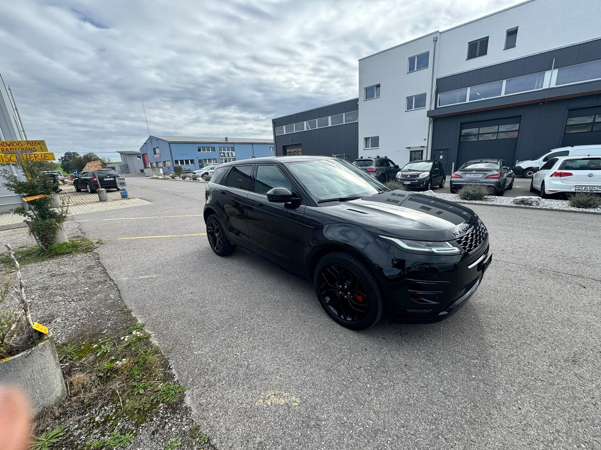 LAND ROVER Range Rover Evoque R-Dynamic P 250 S AT9-image-2