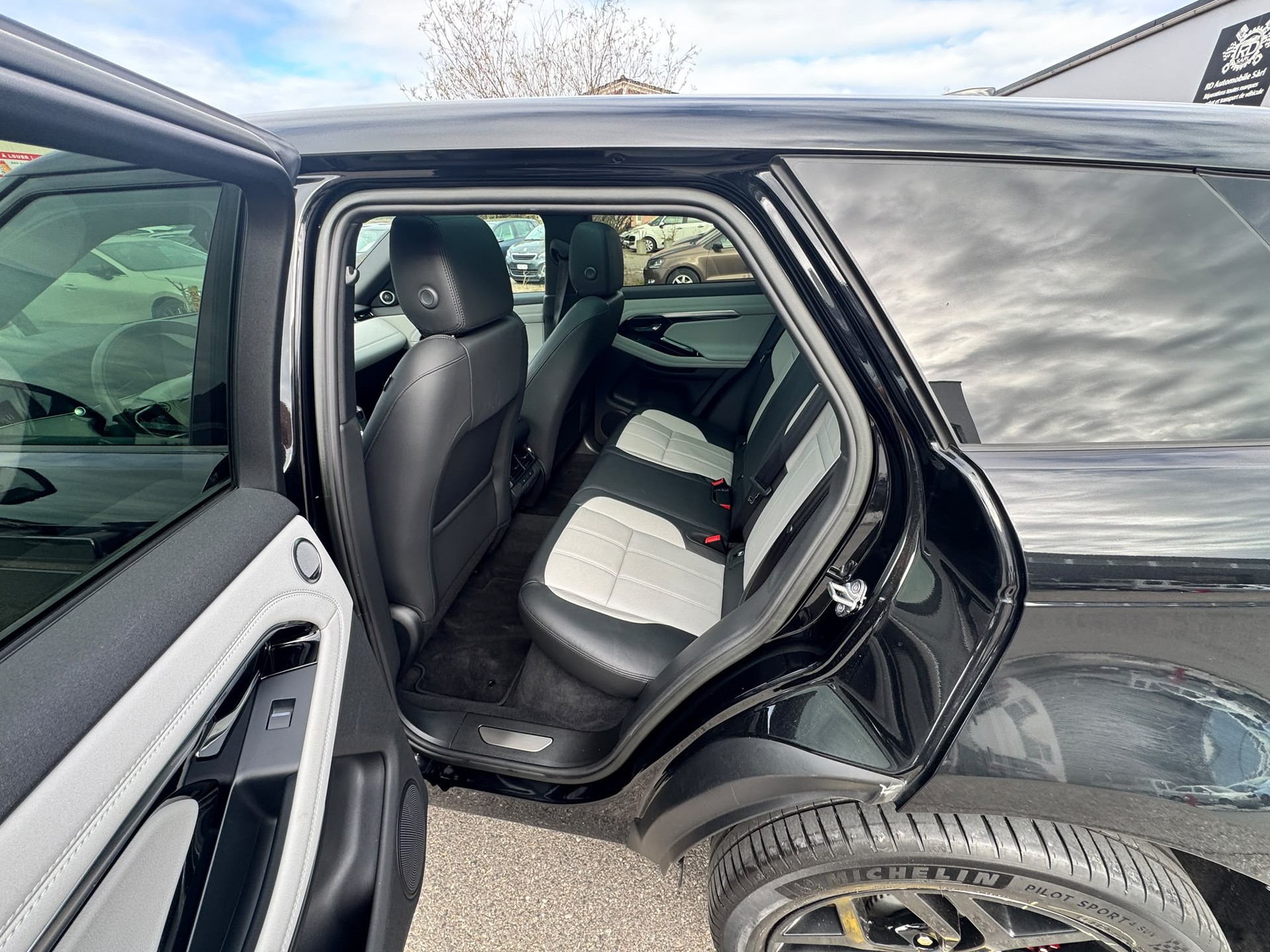 LAND ROVER Range Rover Evoque R-Dynamic P 250 S AT9-image-10