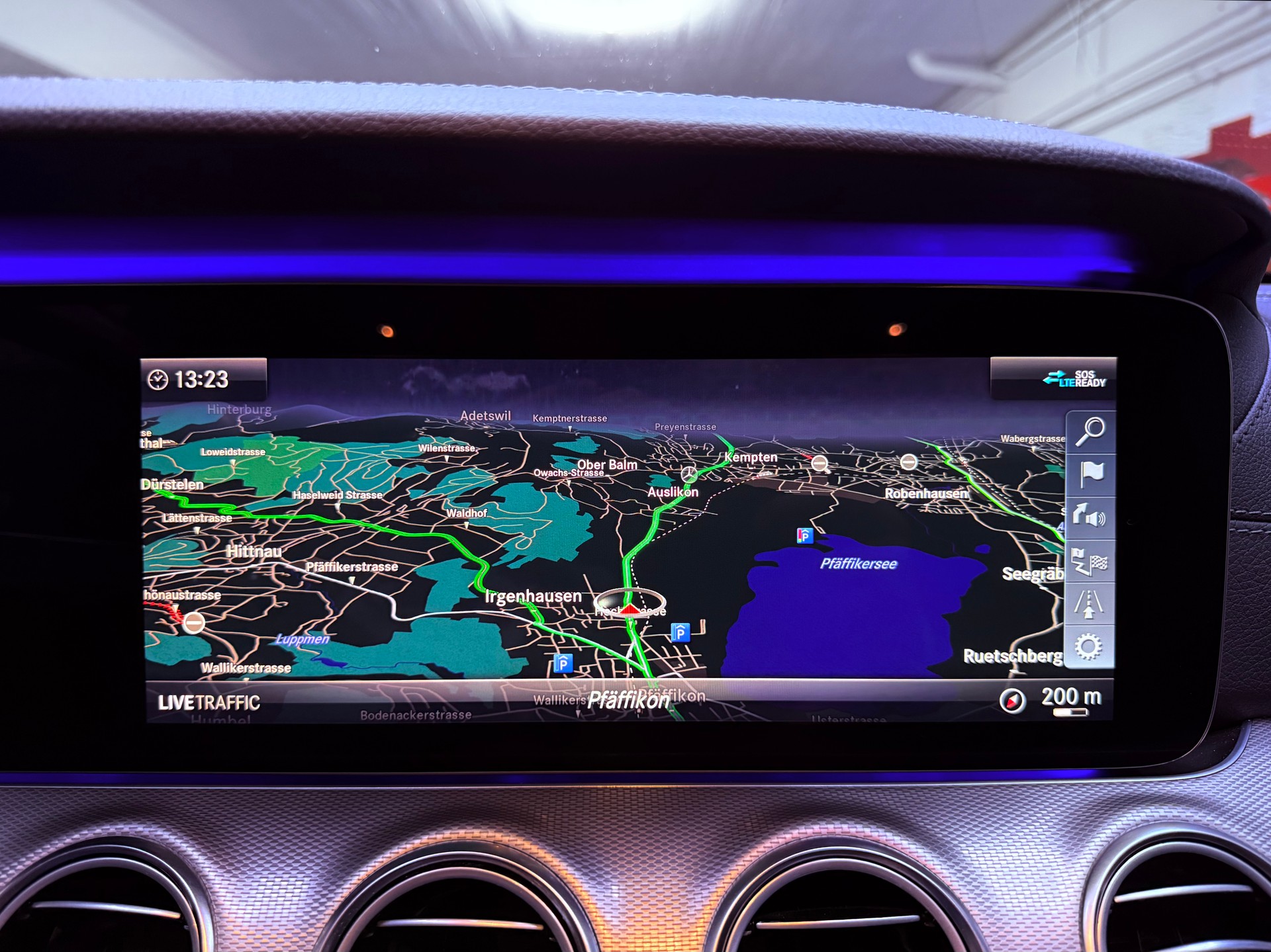 MERCEDES-BENZ E 220 d AMG Line 4Matic 9G-Tronic-image-27