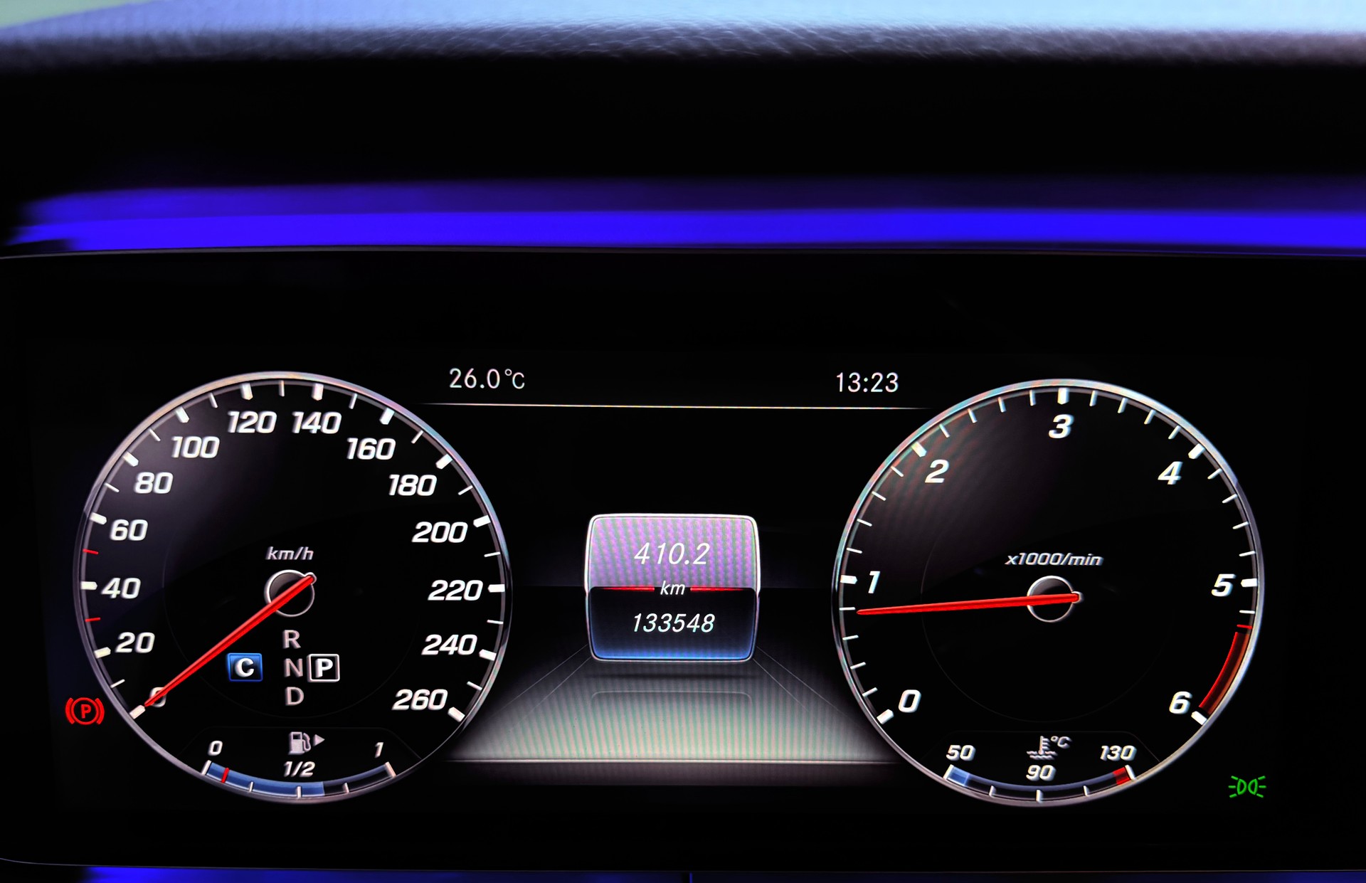 MERCEDES-BENZ E 220 d AMG Line 4Matic 9G-Tronic-image-28