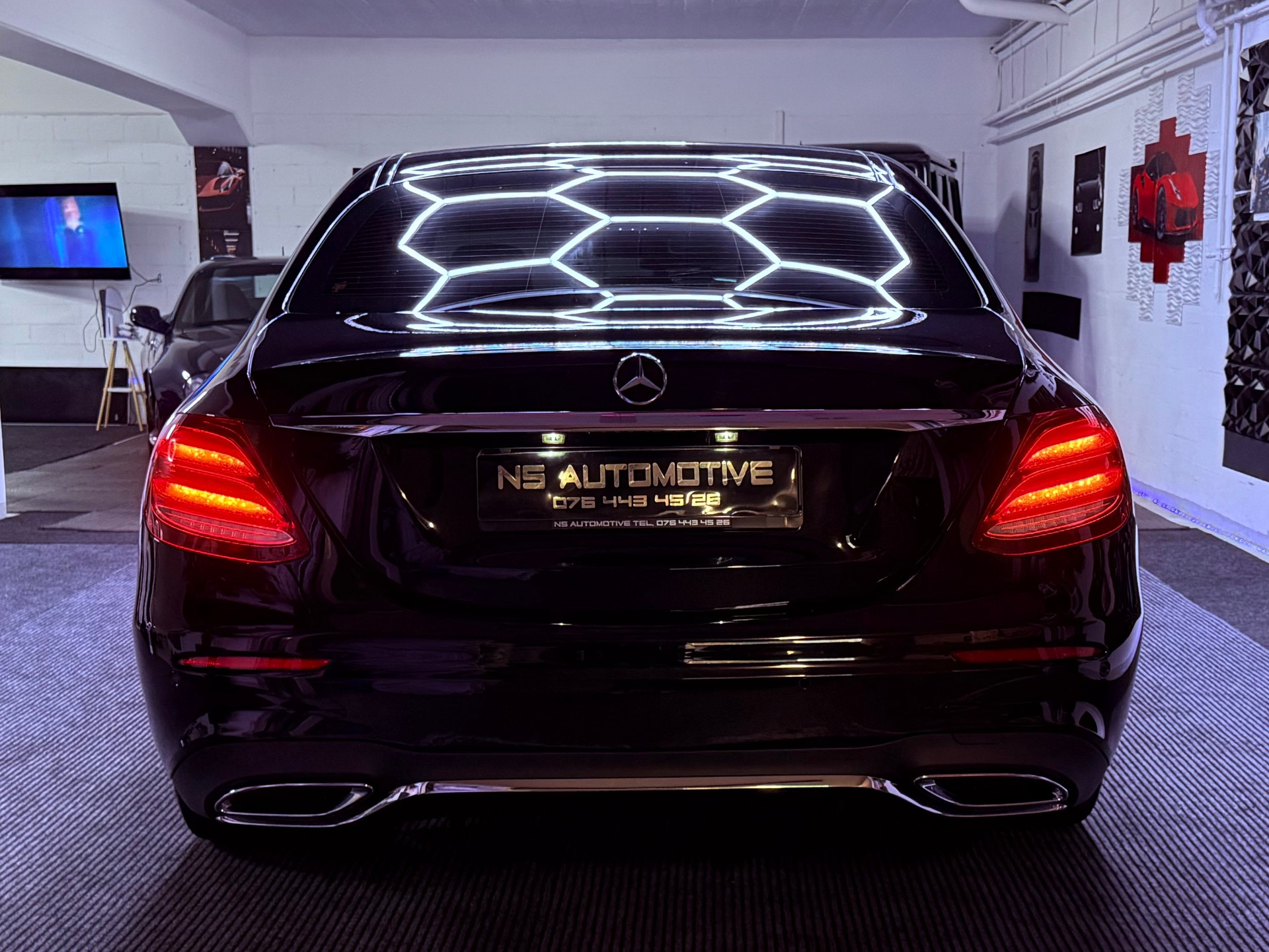MERCEDES-BENZ E 220 d AMG Line 4Matic 9G-Tronic-image-4