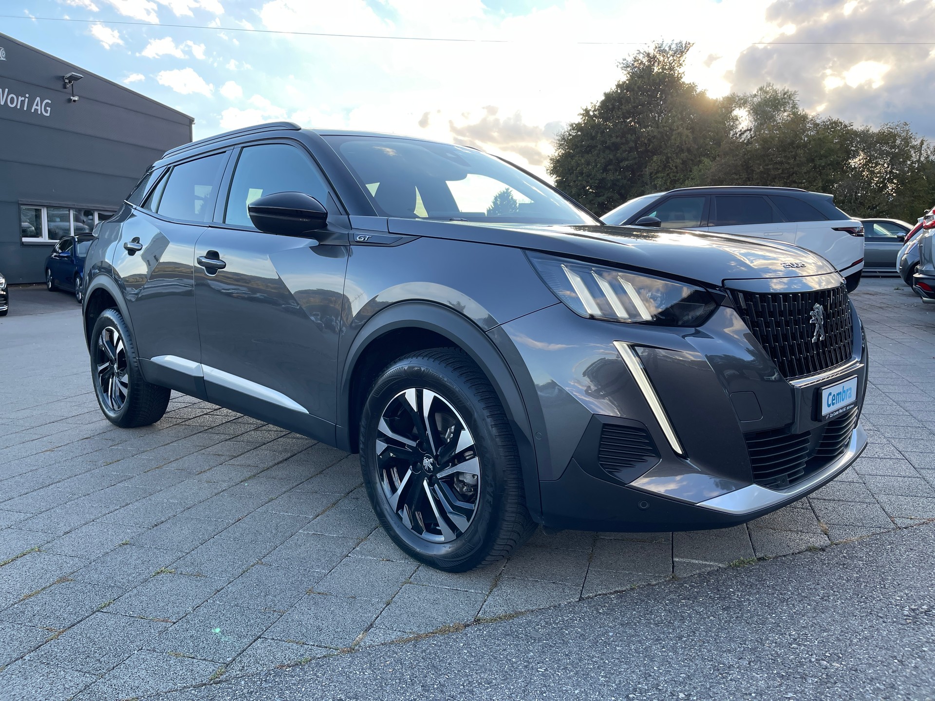 PEUGEOT 2008 1.5 BlueHDi GT EAT8-image-4